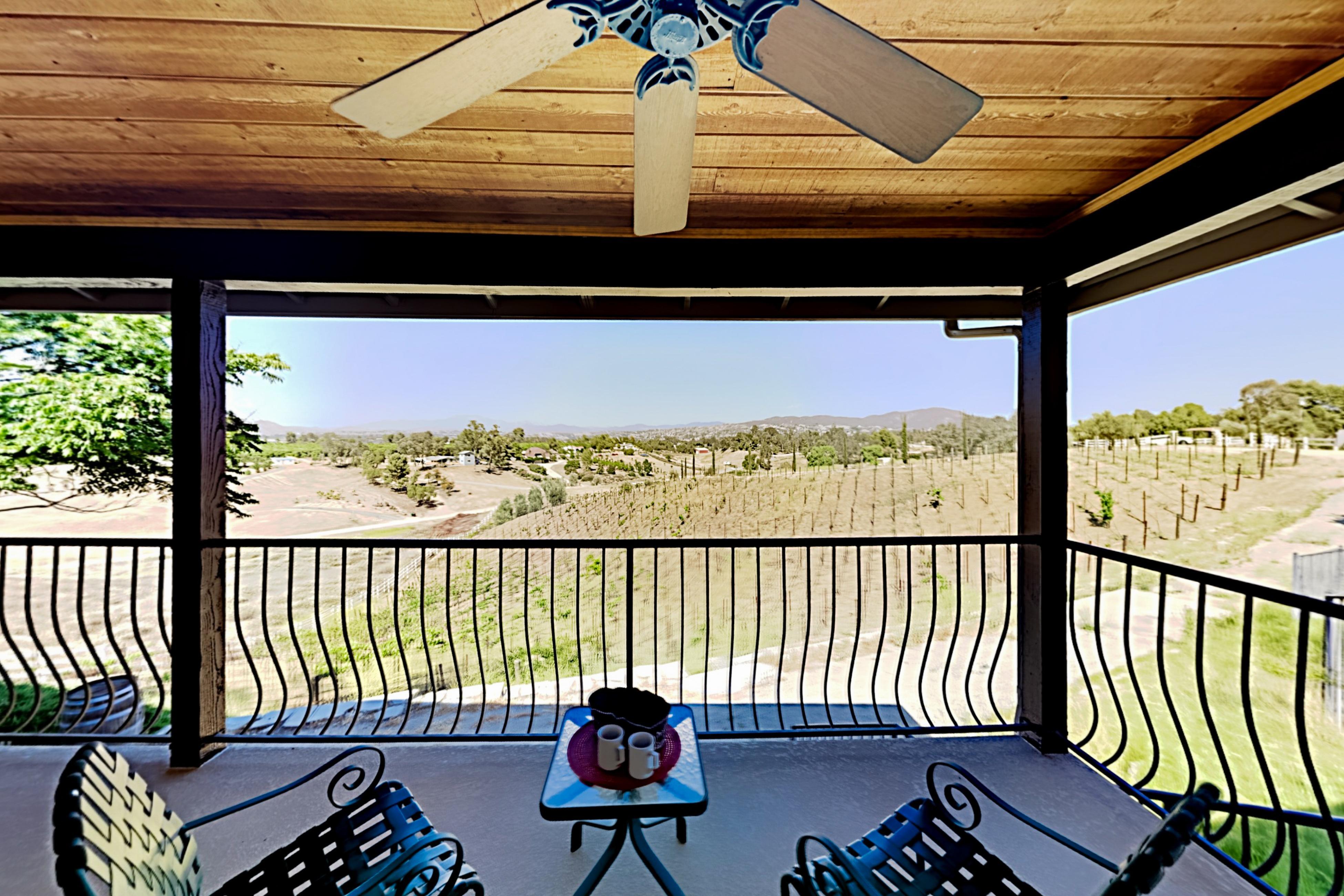 Wine Country Guest House - Vineyard & Mountain Views
