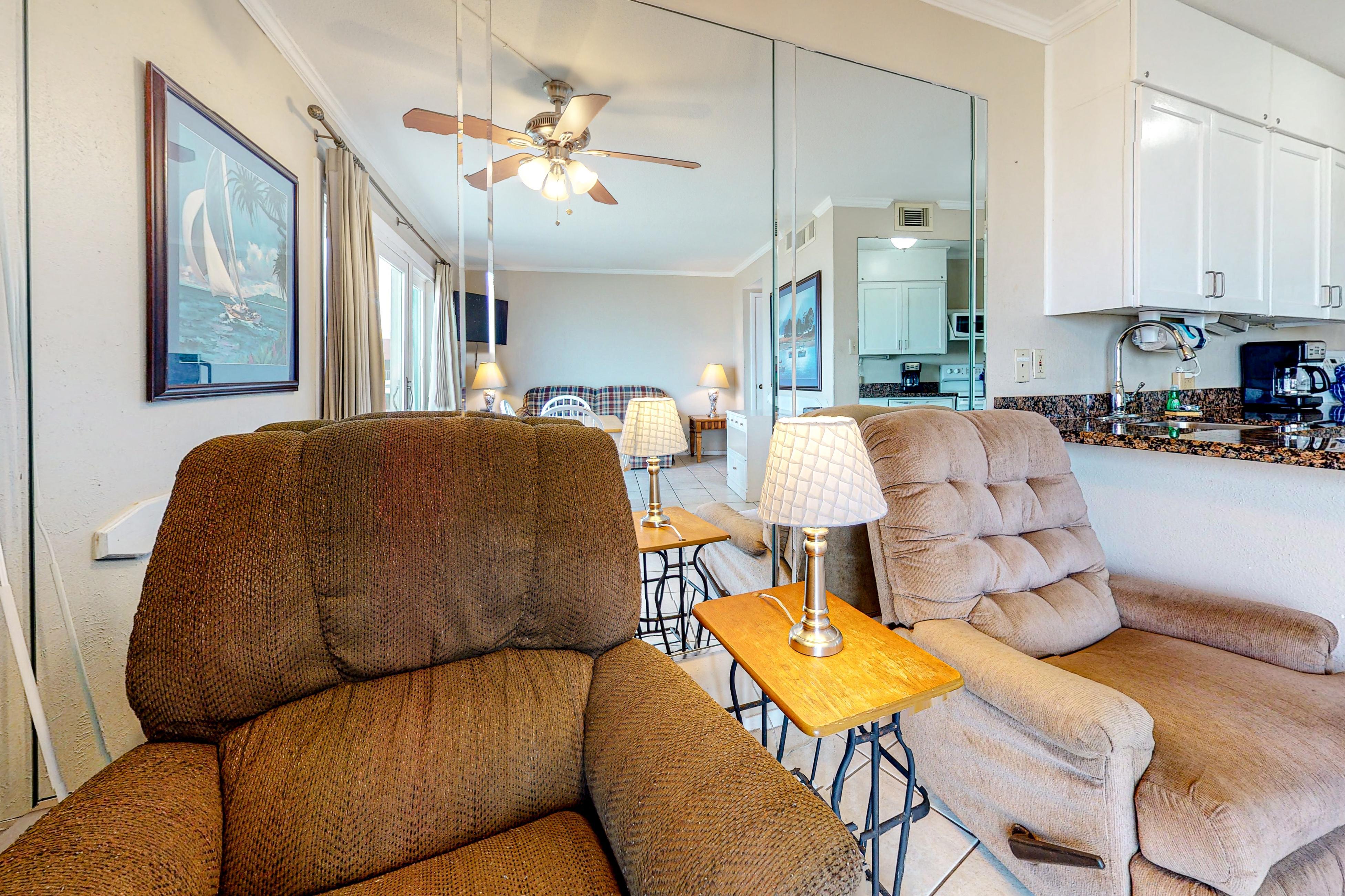 La Internacional Condominiums #203 3