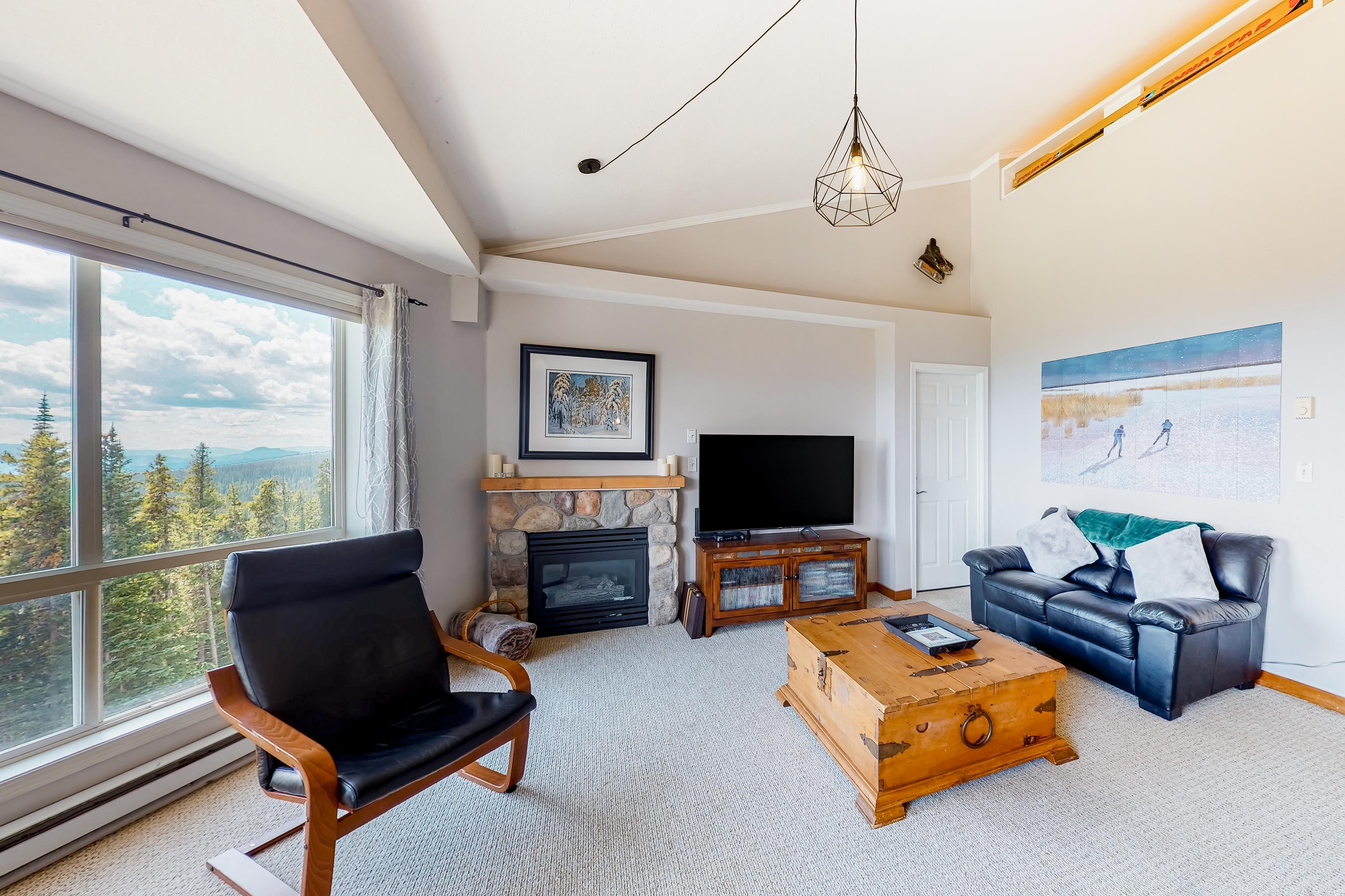 Hilltop Hideaway Condo - Legacy 401