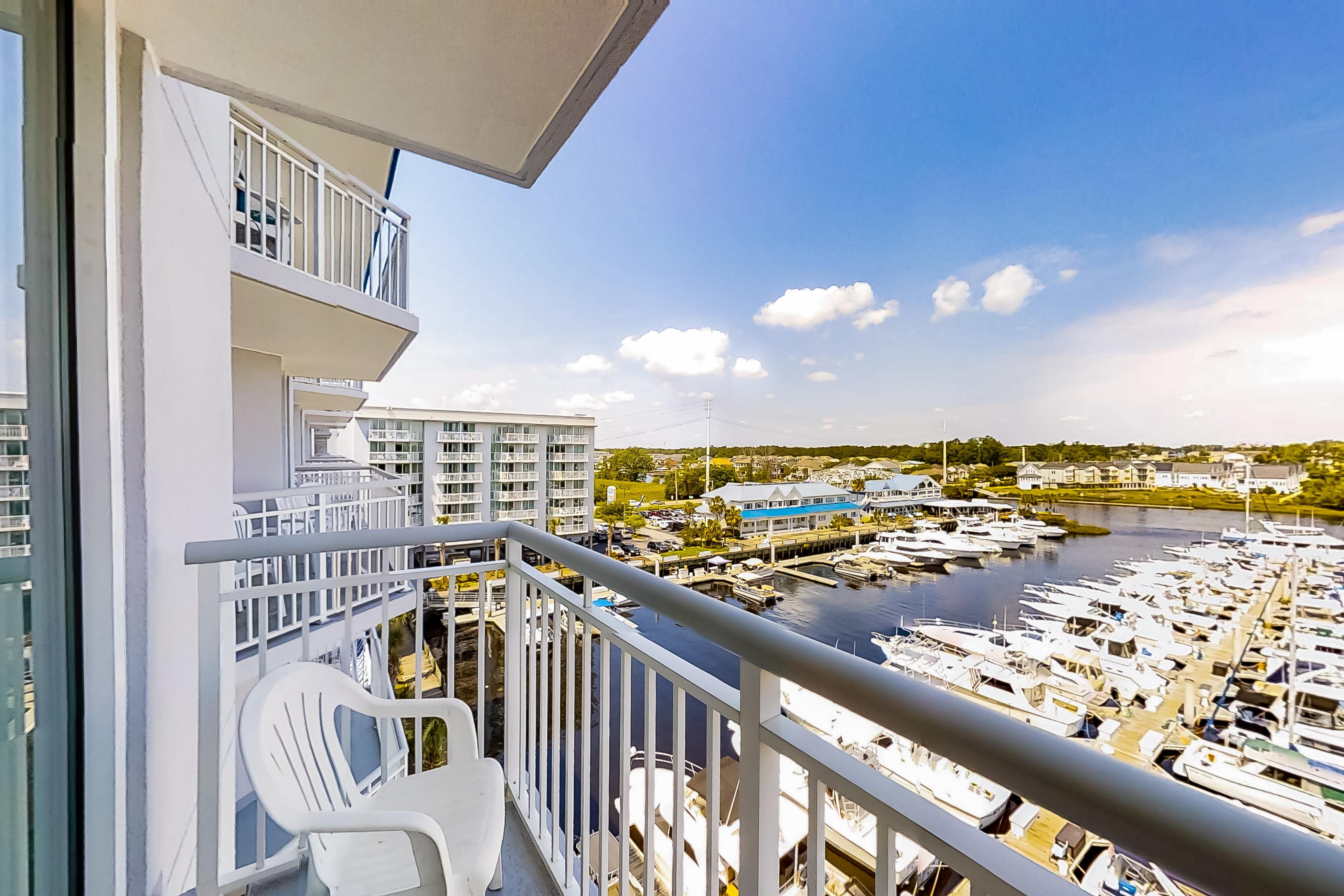 Harbourgate 0526 - Serenity on The Marina