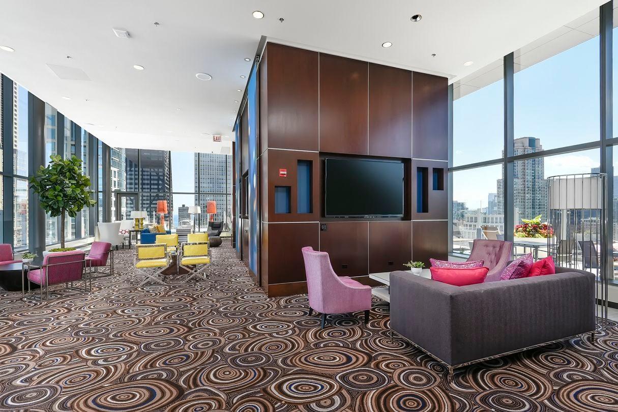 1BR/1BTH Luxury Apartment w Picturesque Views of Chicago 5