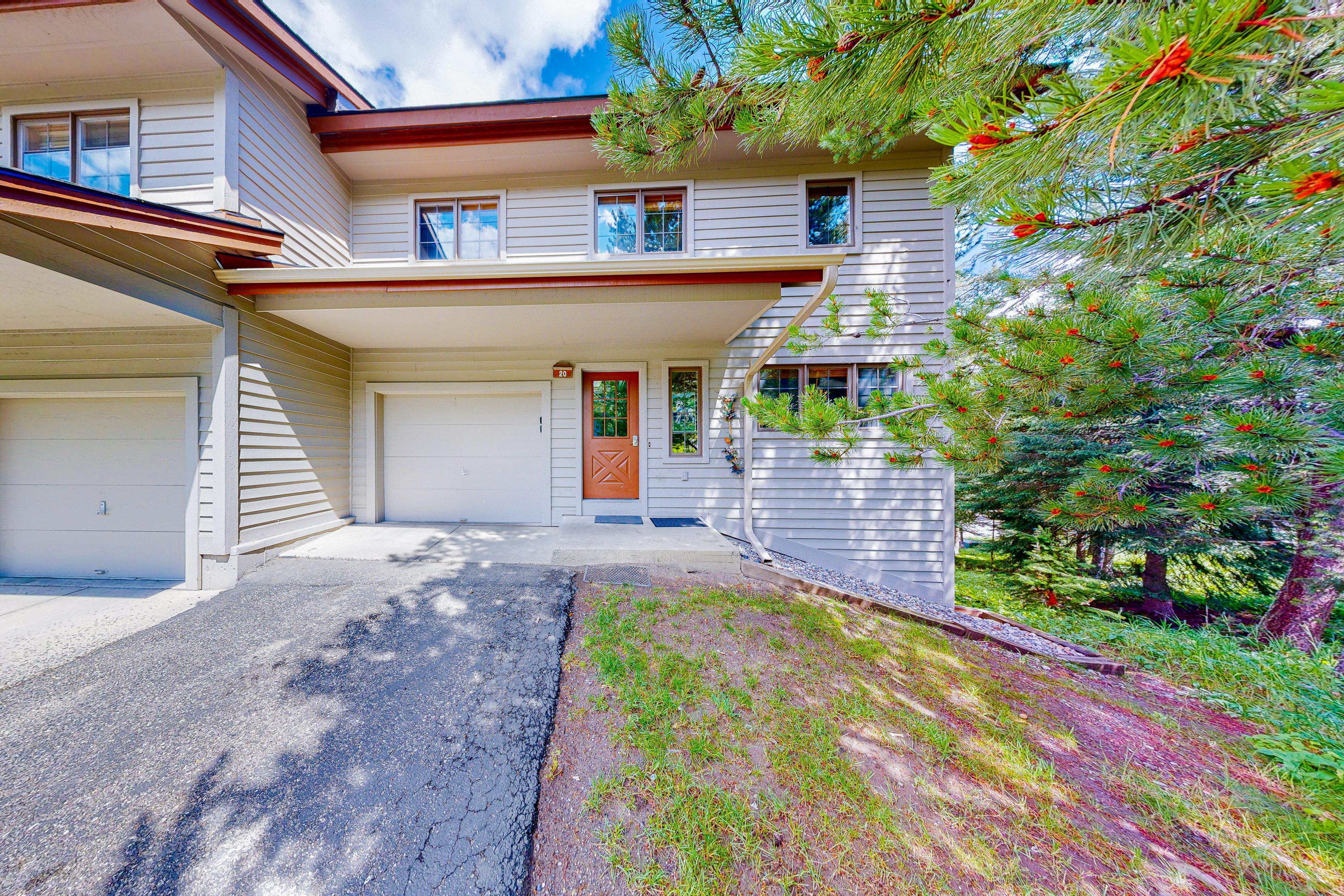 Hidden Village 20 Woodbine | Photo 2