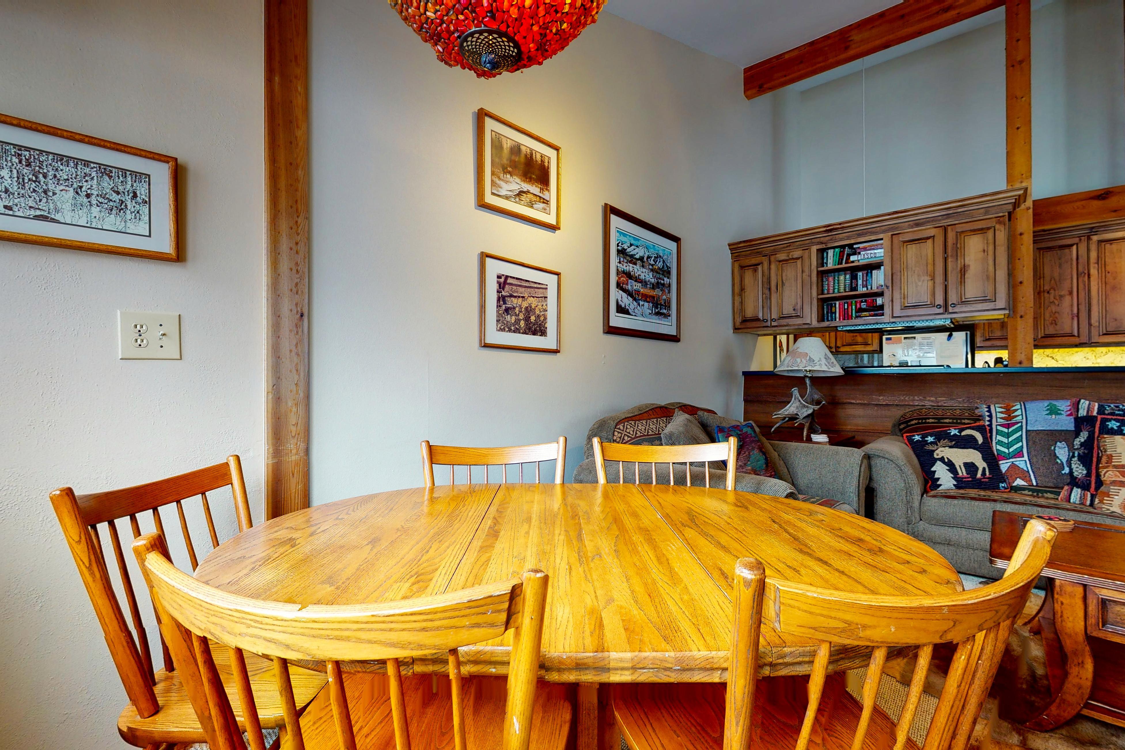 621 Tamarack | Photo 3