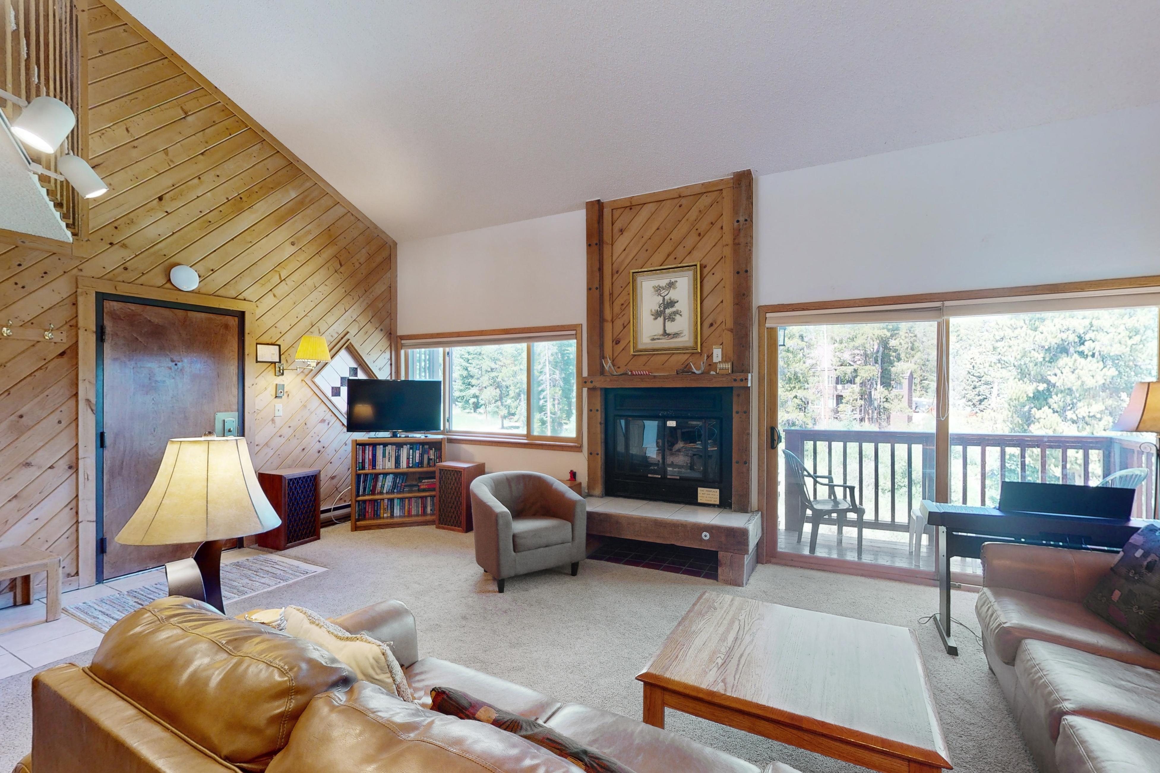 Pine Ridge 08E | Photo 1