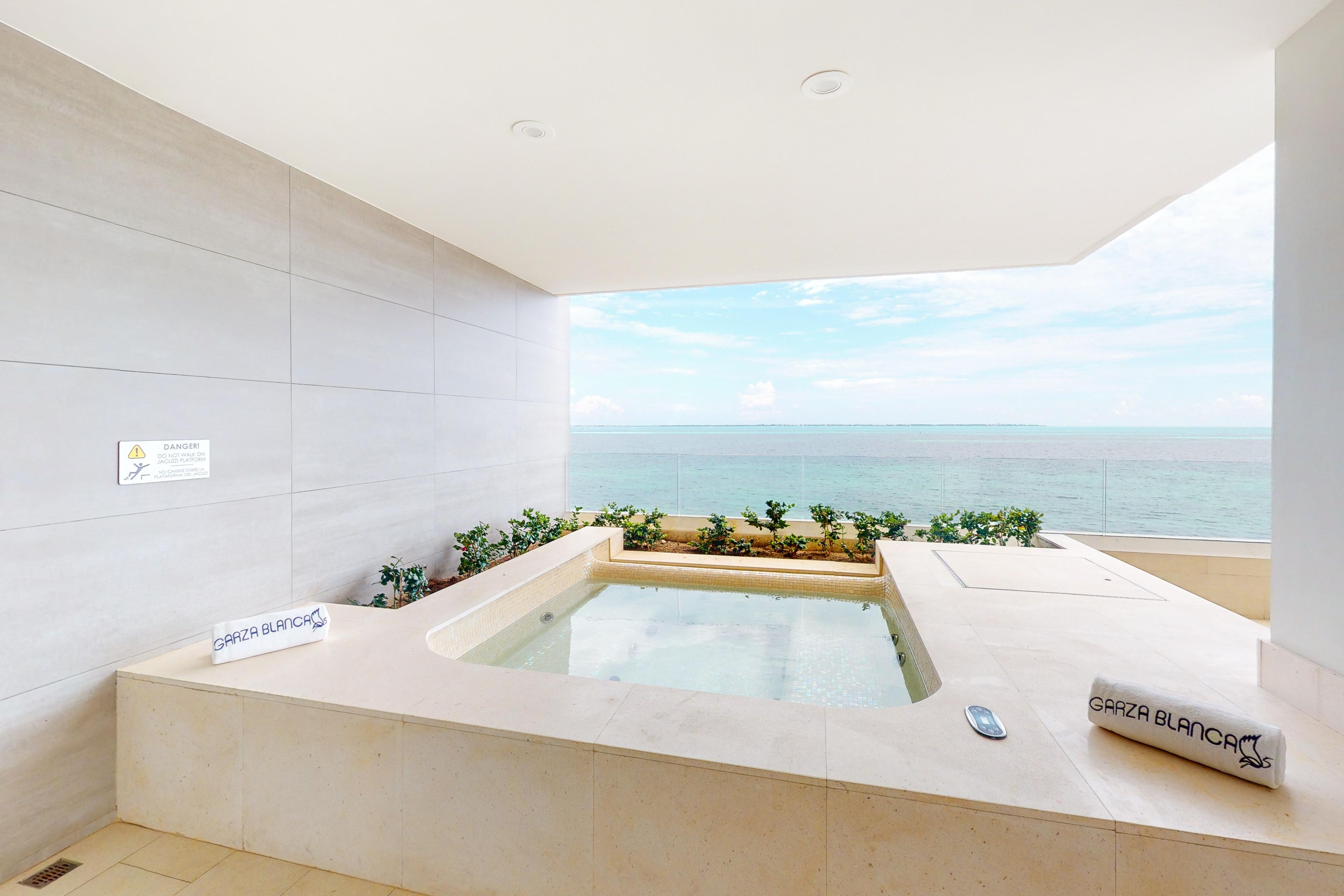 Royal 4401 at Garza Blanca 3