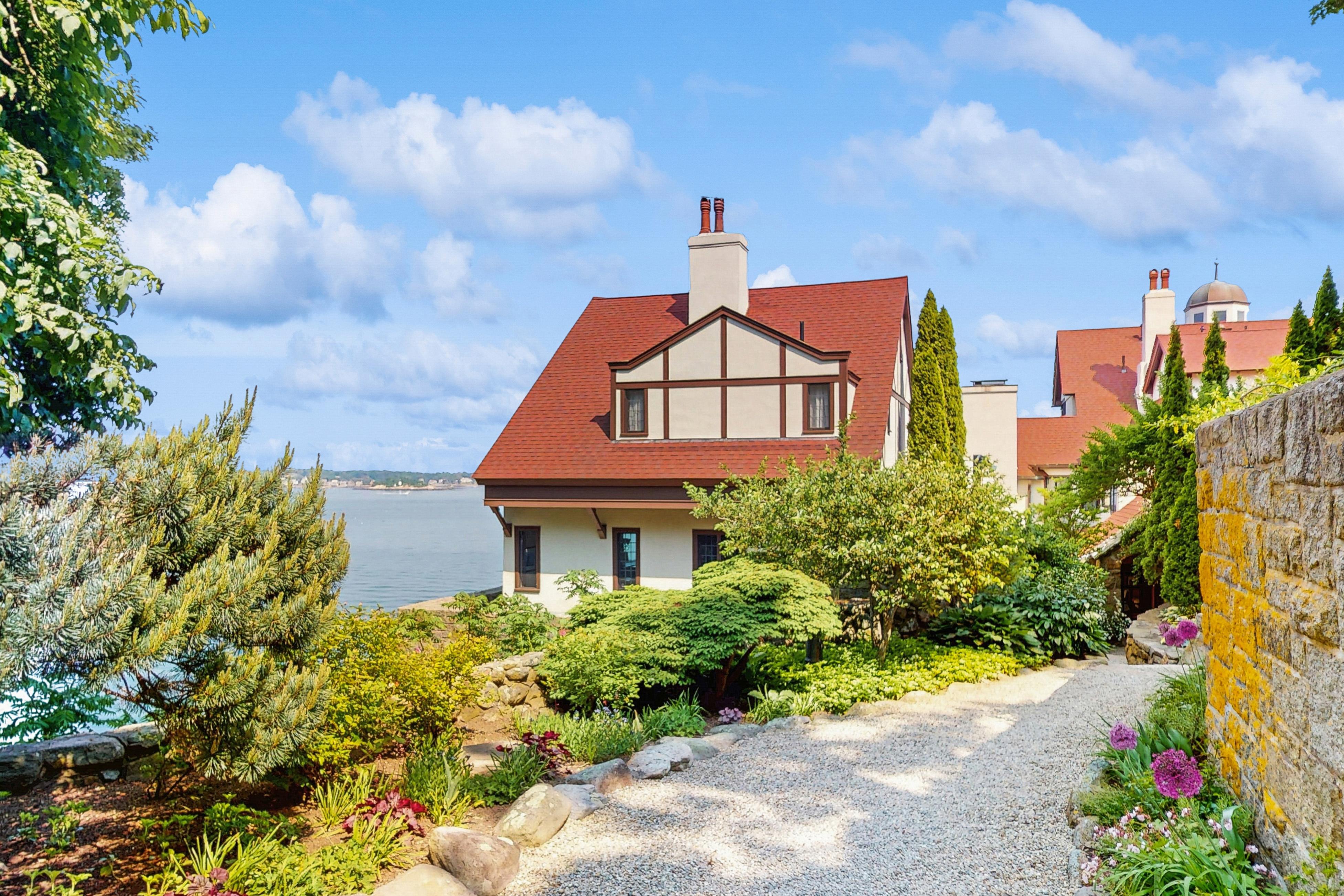 Point Radio Cottage 4