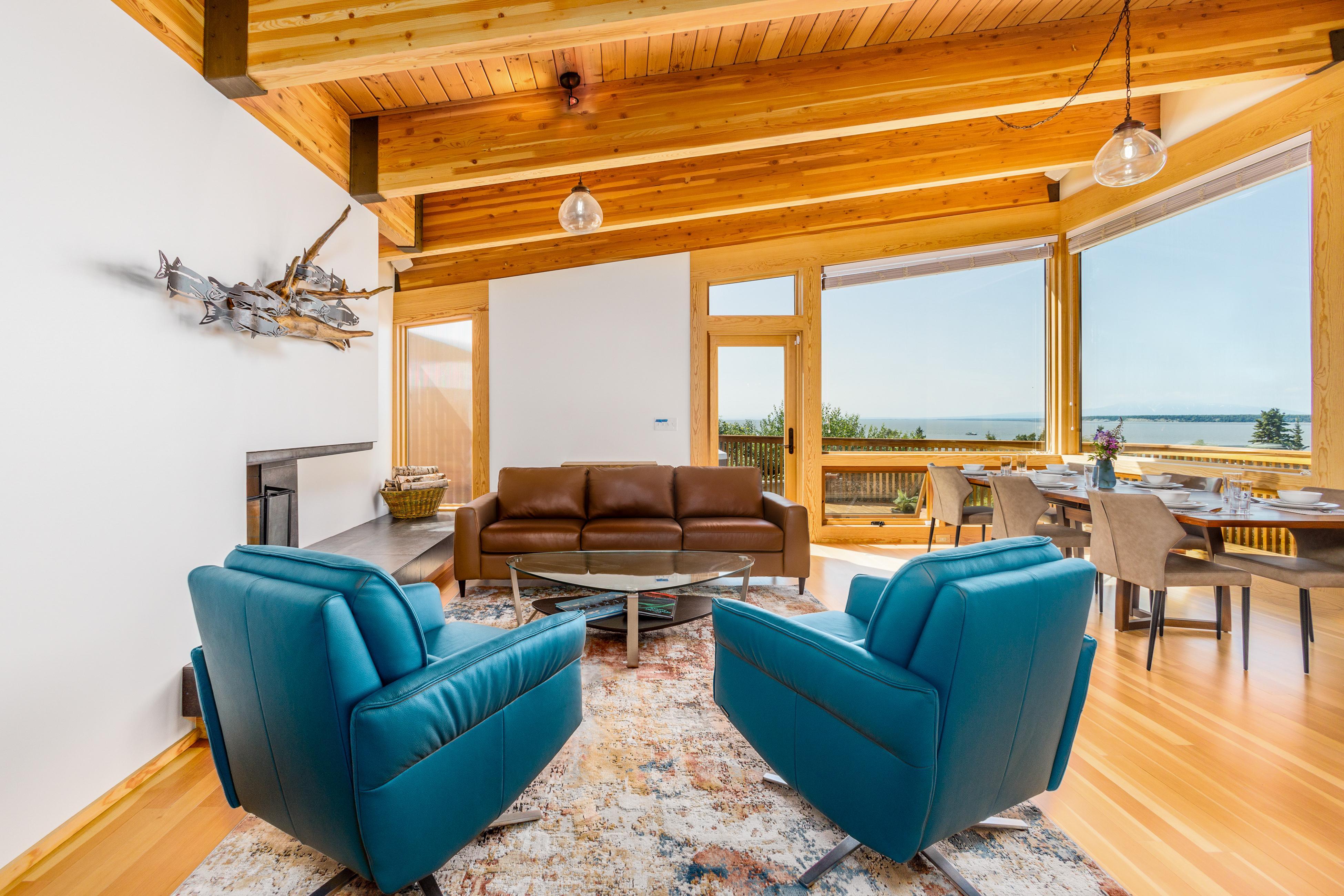 Downtown Contemporary - Full Property 5