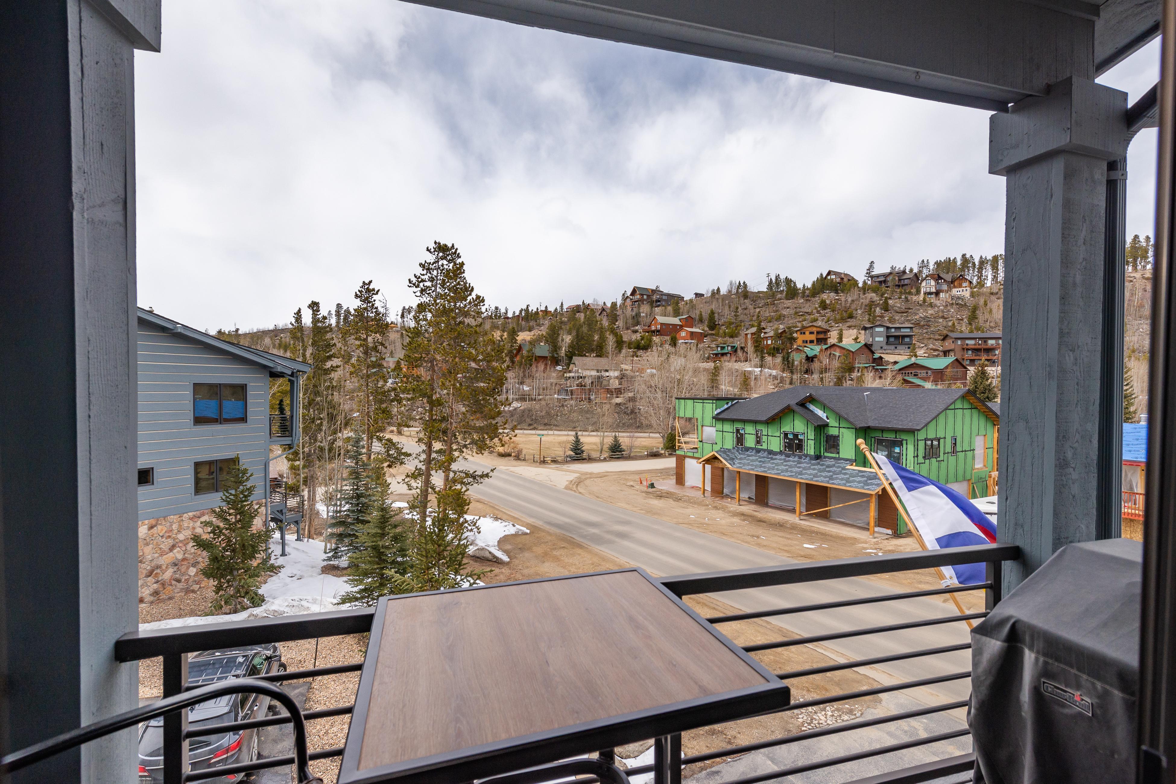 Modern Grand Lake Luxury 3