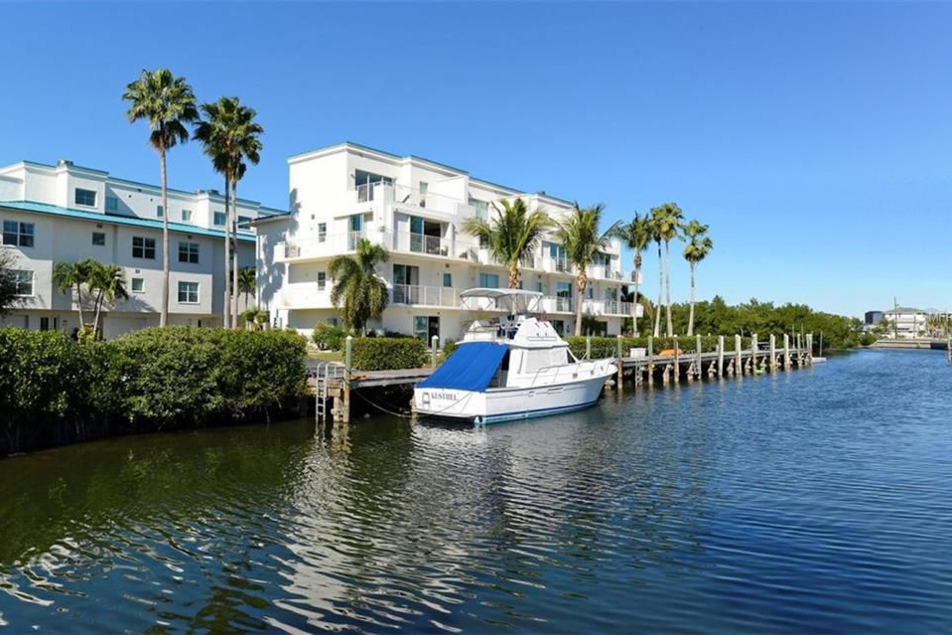 Waterfront Boater's Paradise