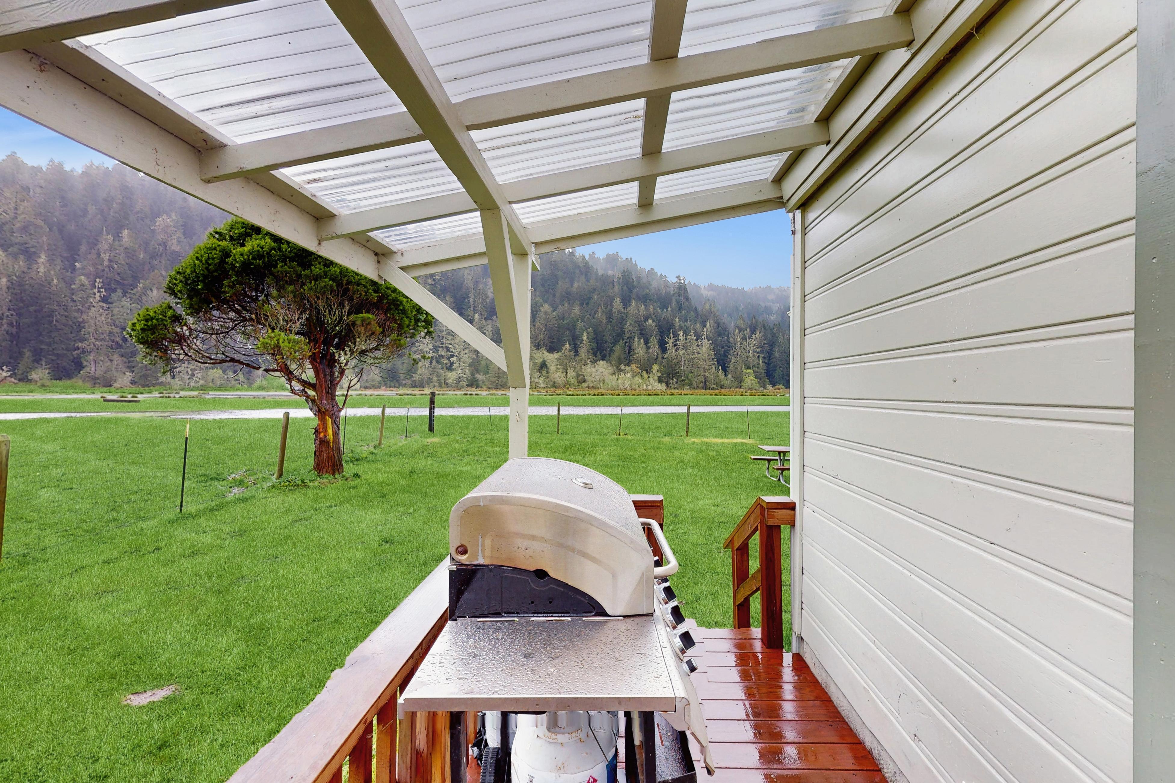 Redwood Farmhouse in the Orick Valley 4