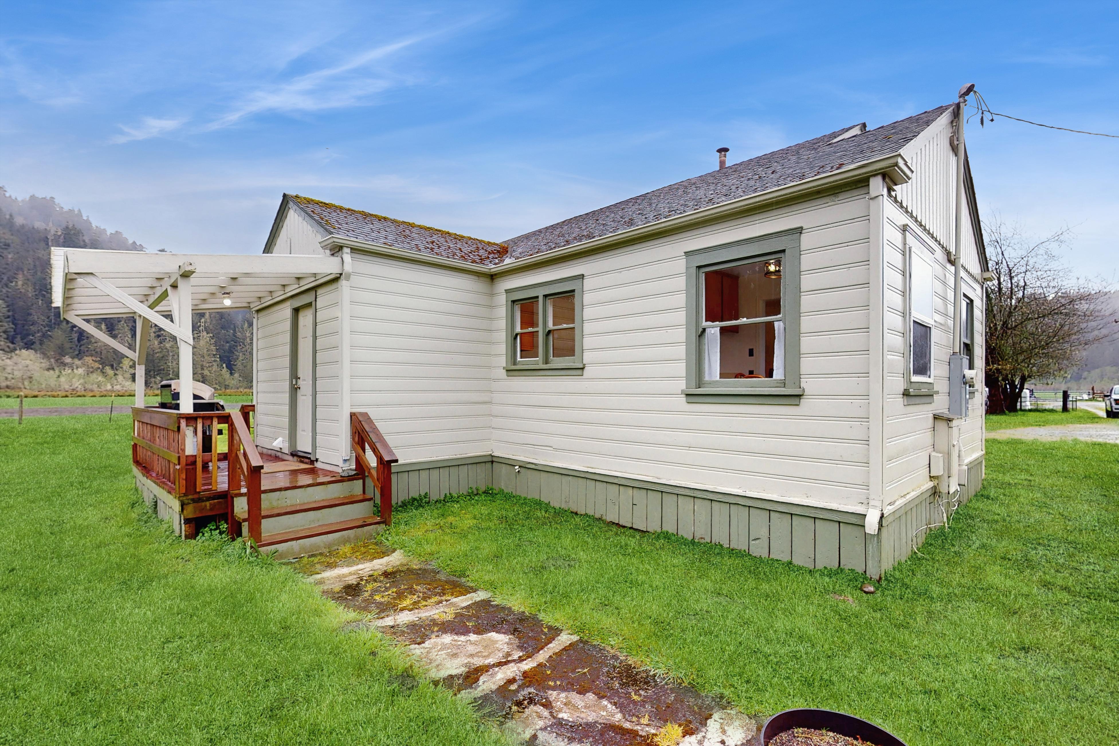 Redwood Farmhouse in the Orick Valley 2