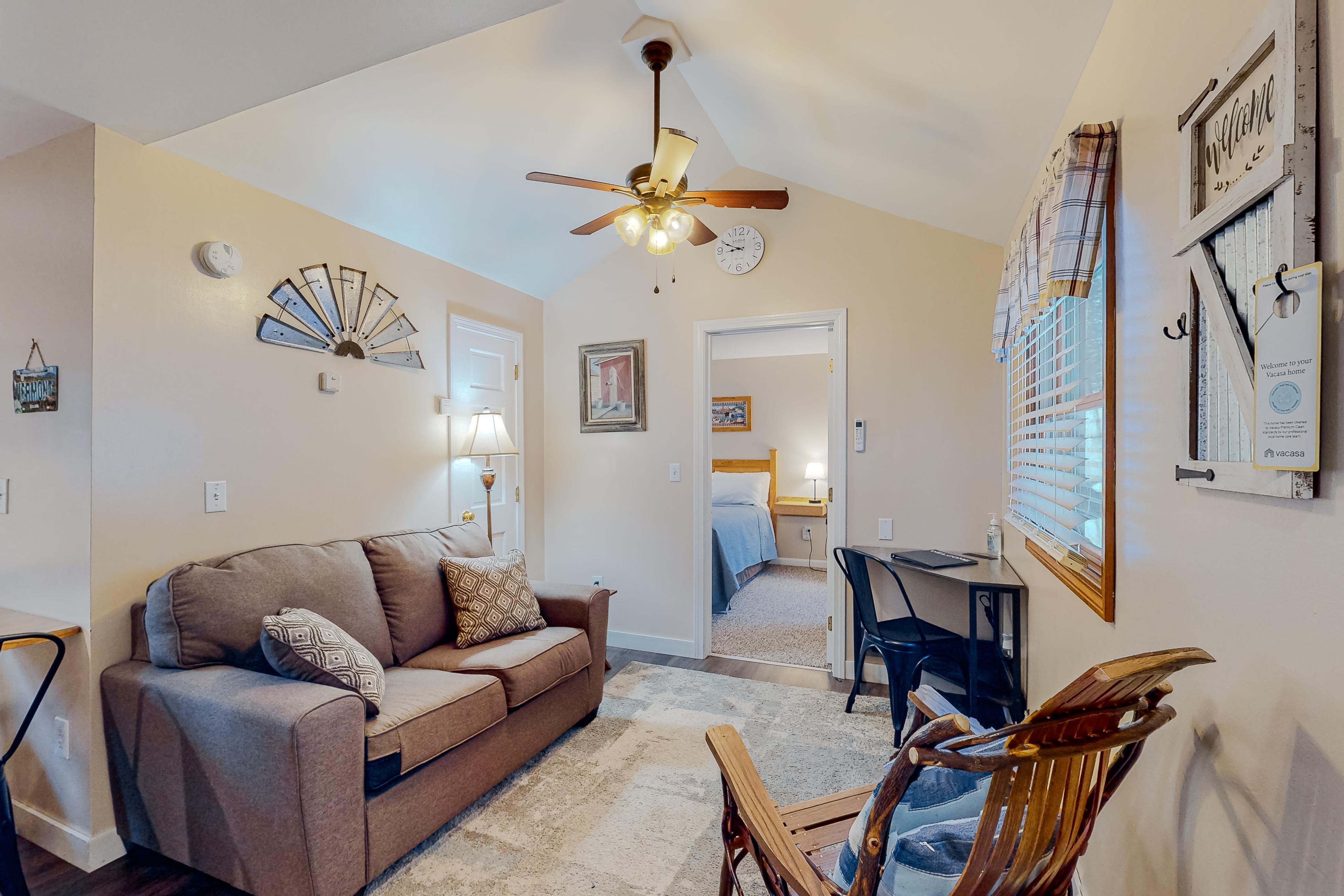 Vermont Farmhouse Cabin #2 6