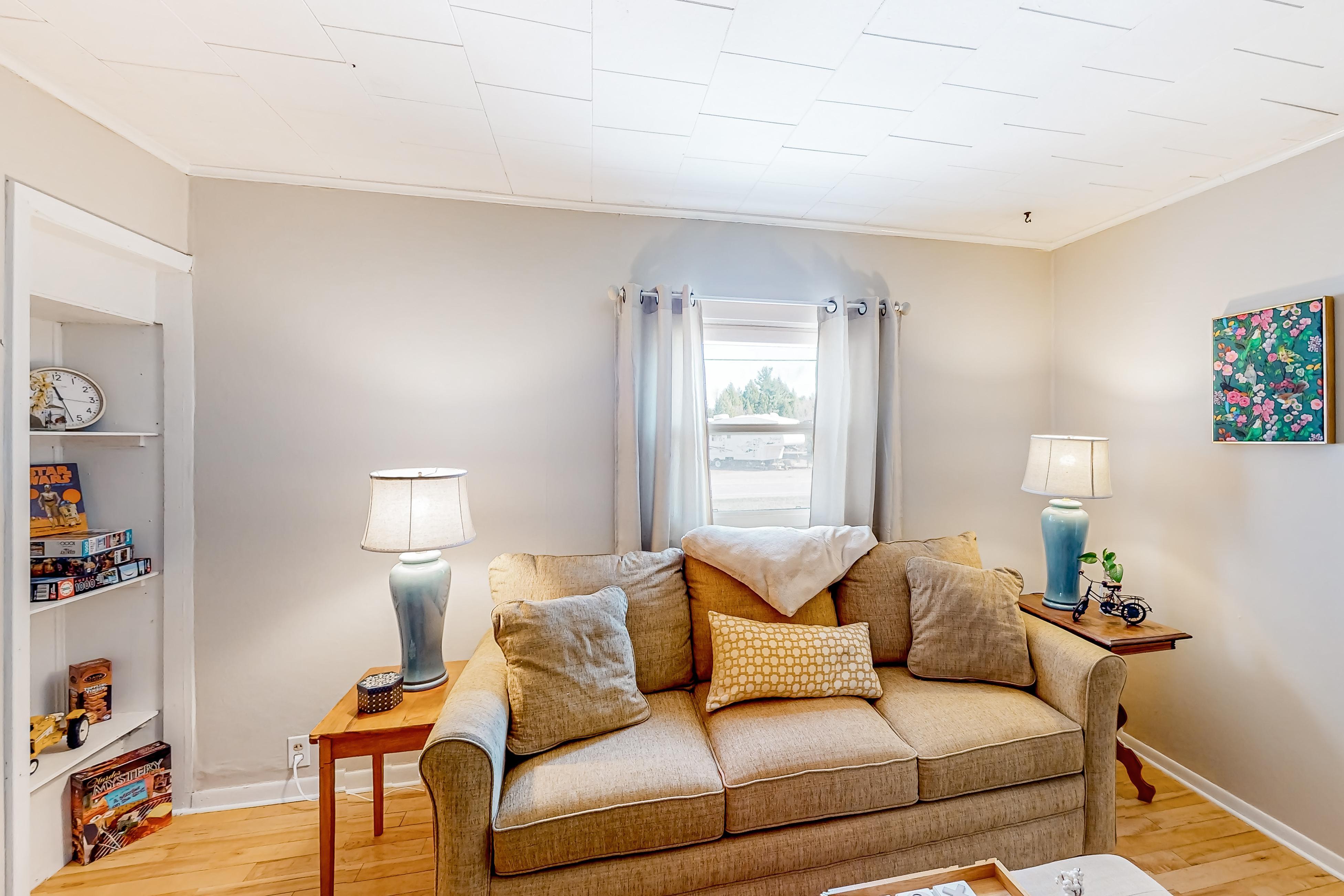 Maplewood Manor - Unit 1 | Photo 3