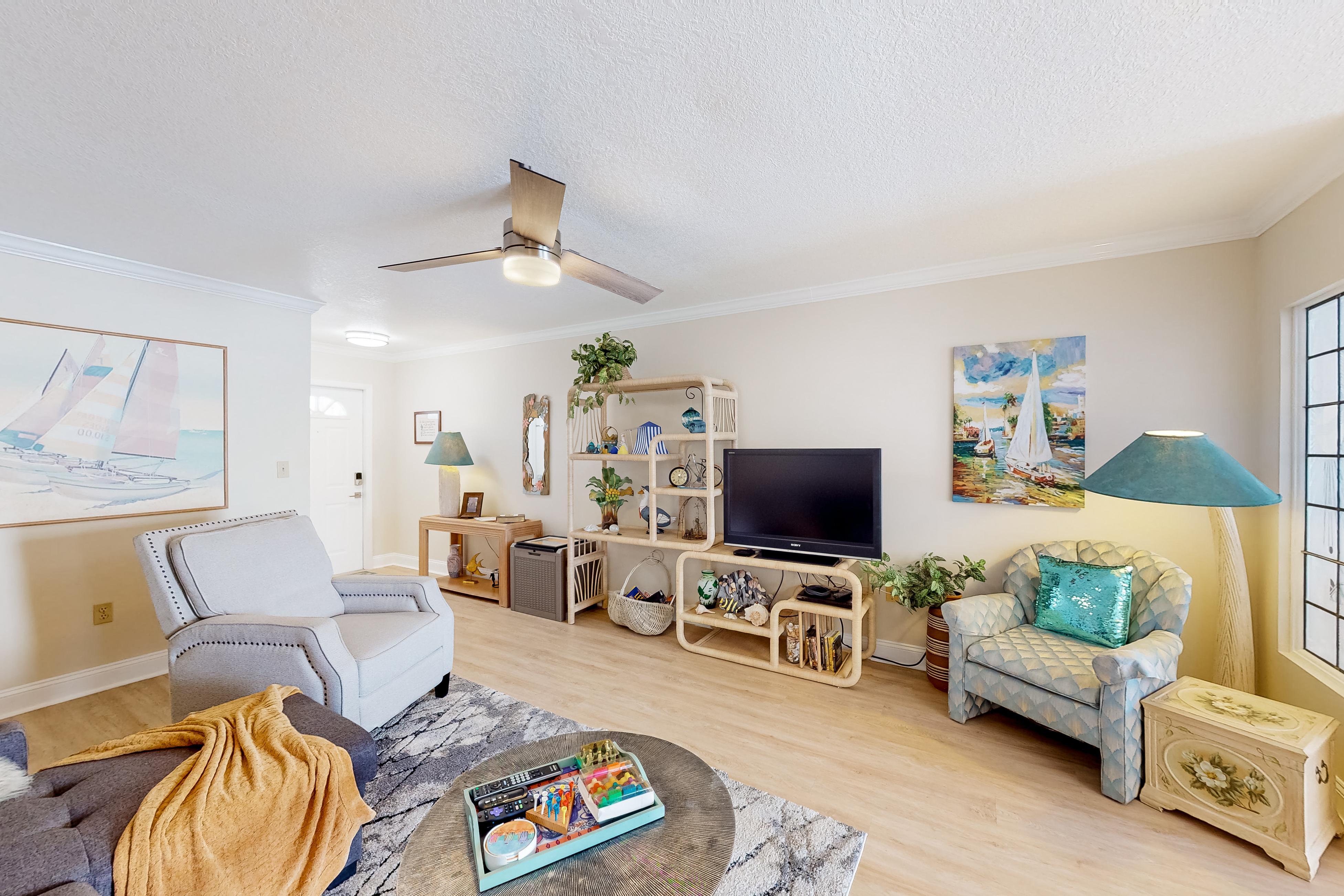 The Shuttle Beach House 6