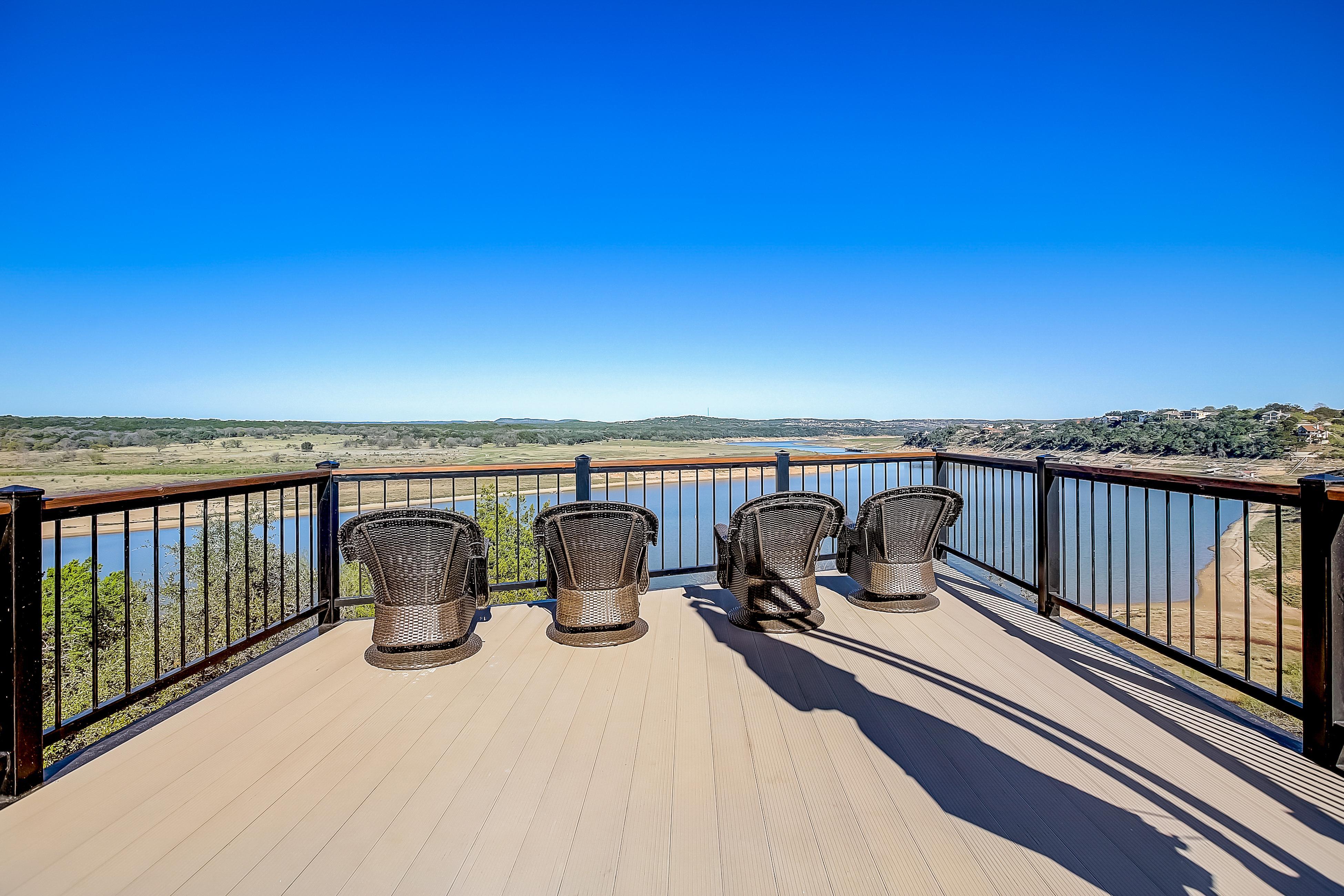 Stone Lodge | Photo 2