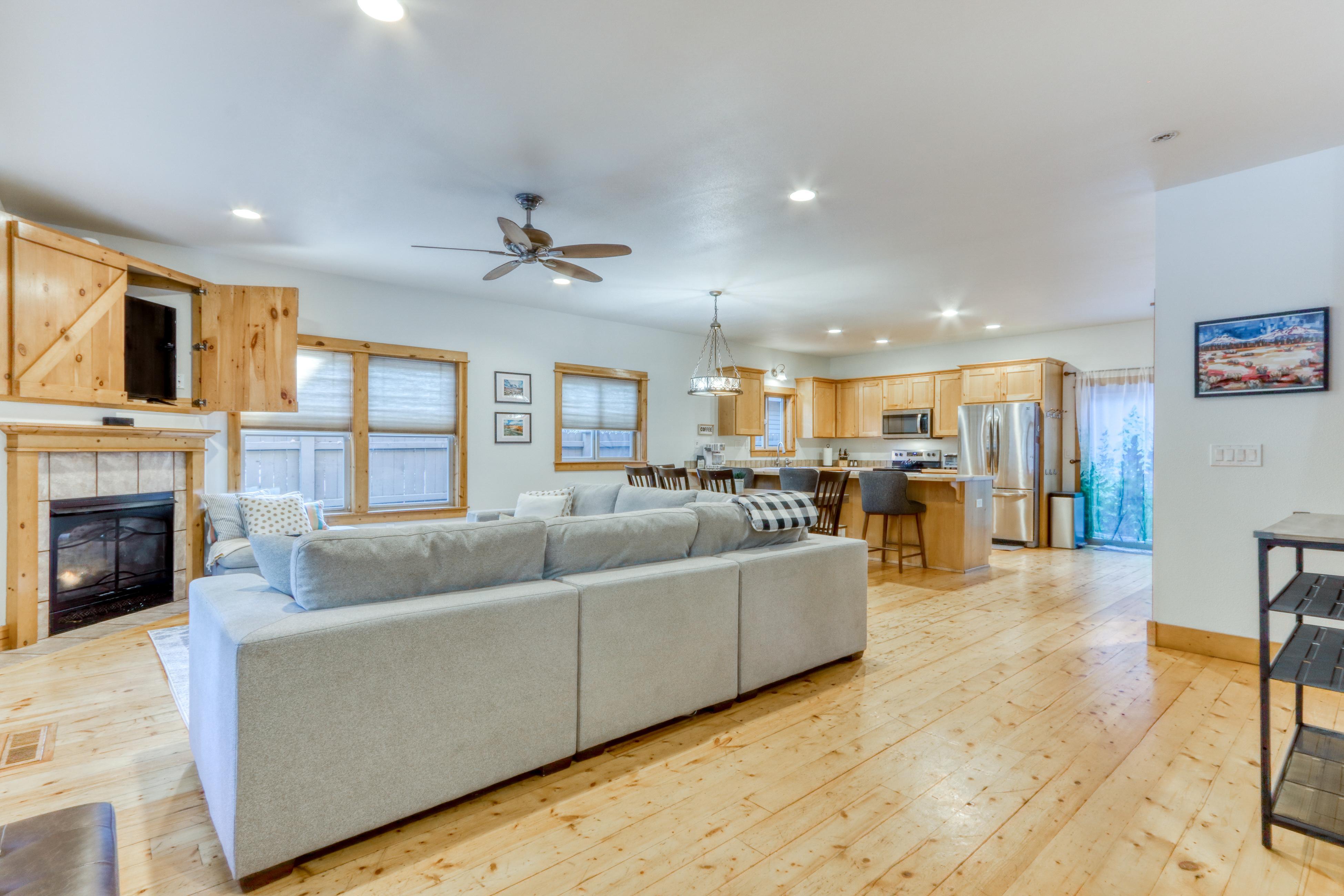 Oak Street Retreat 6