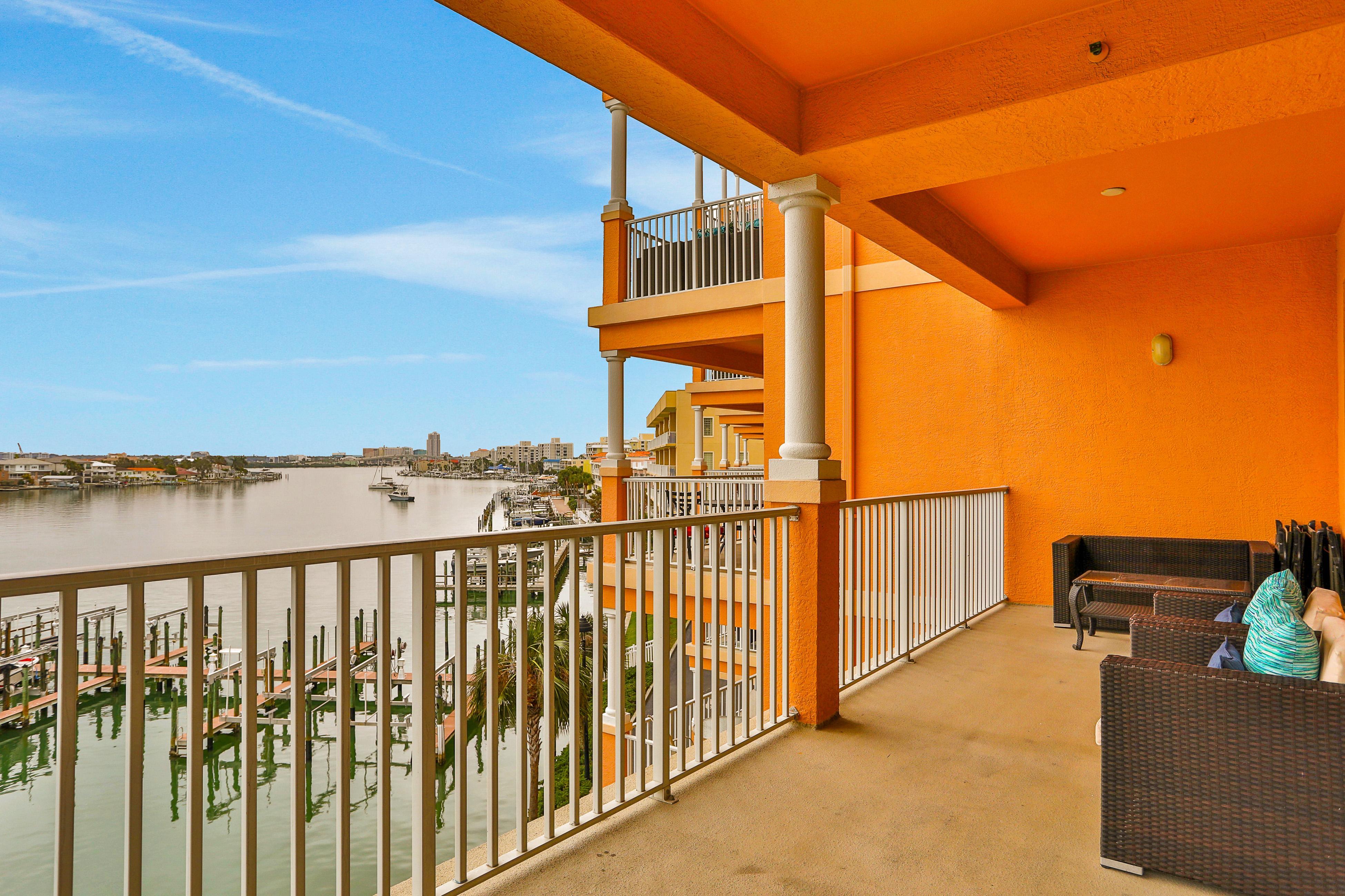 Harborview Grande 402