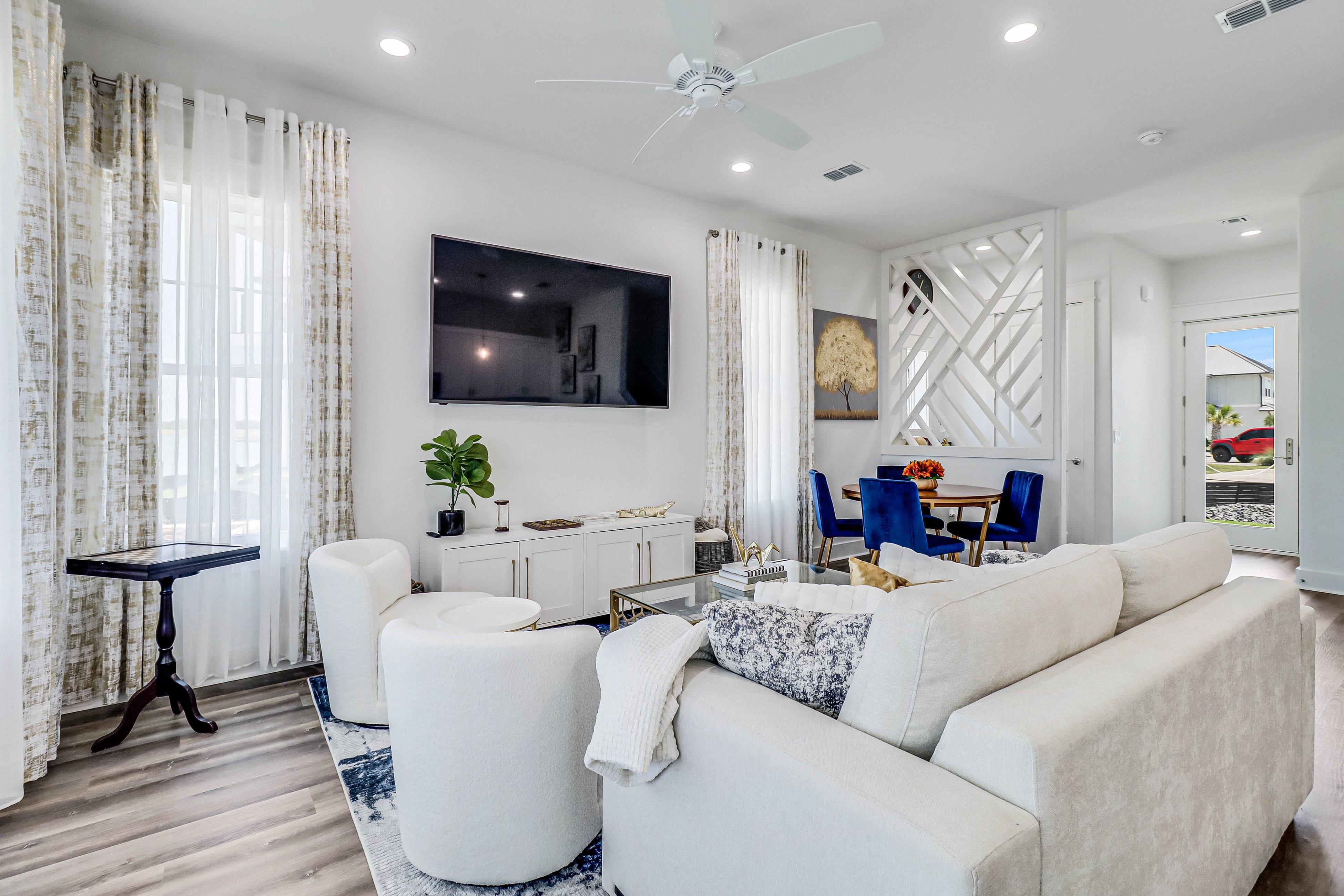 Luxury Golden Beauty on the Bay