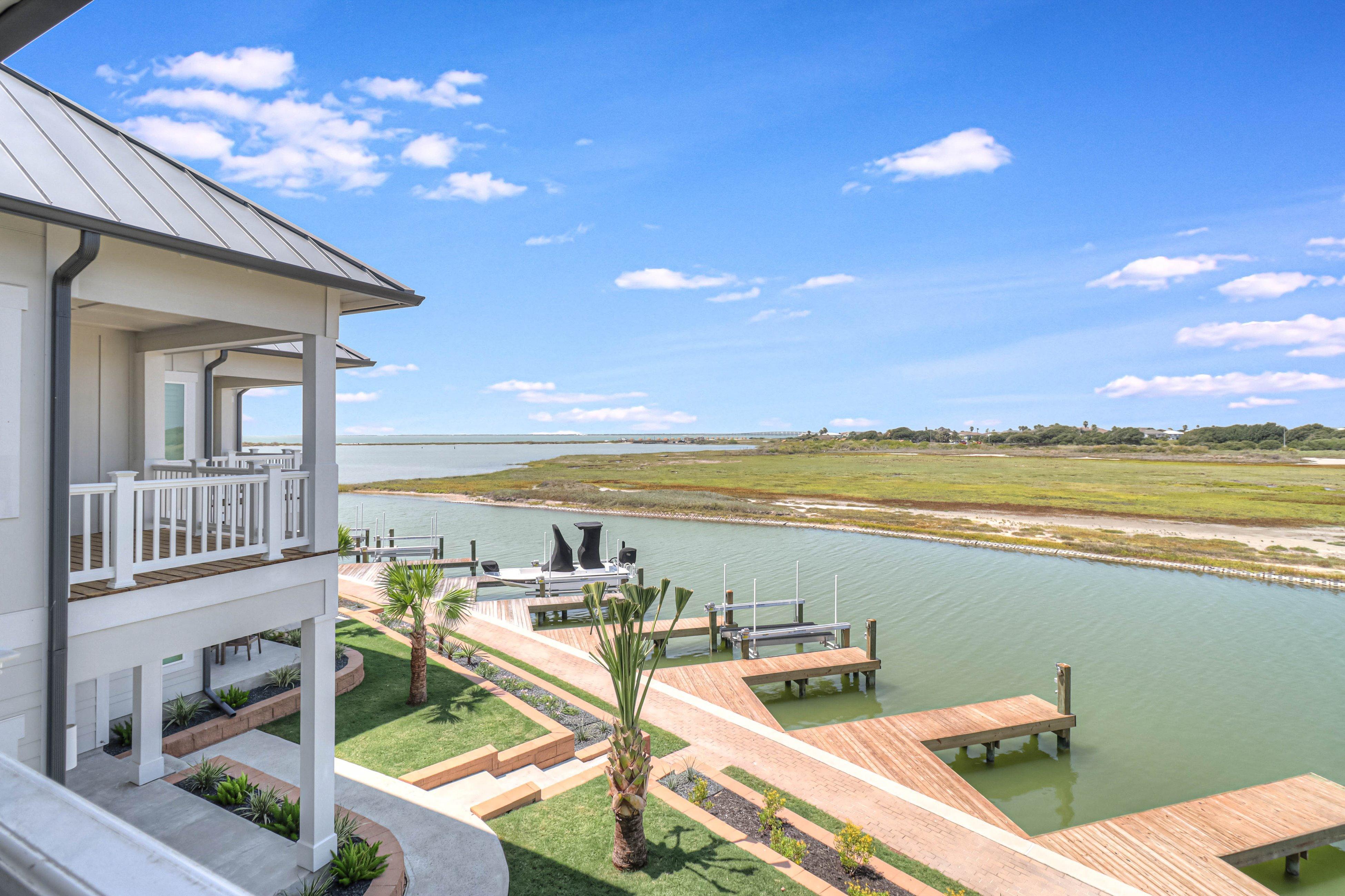 Luxury Golden Beauty on the Bay 5