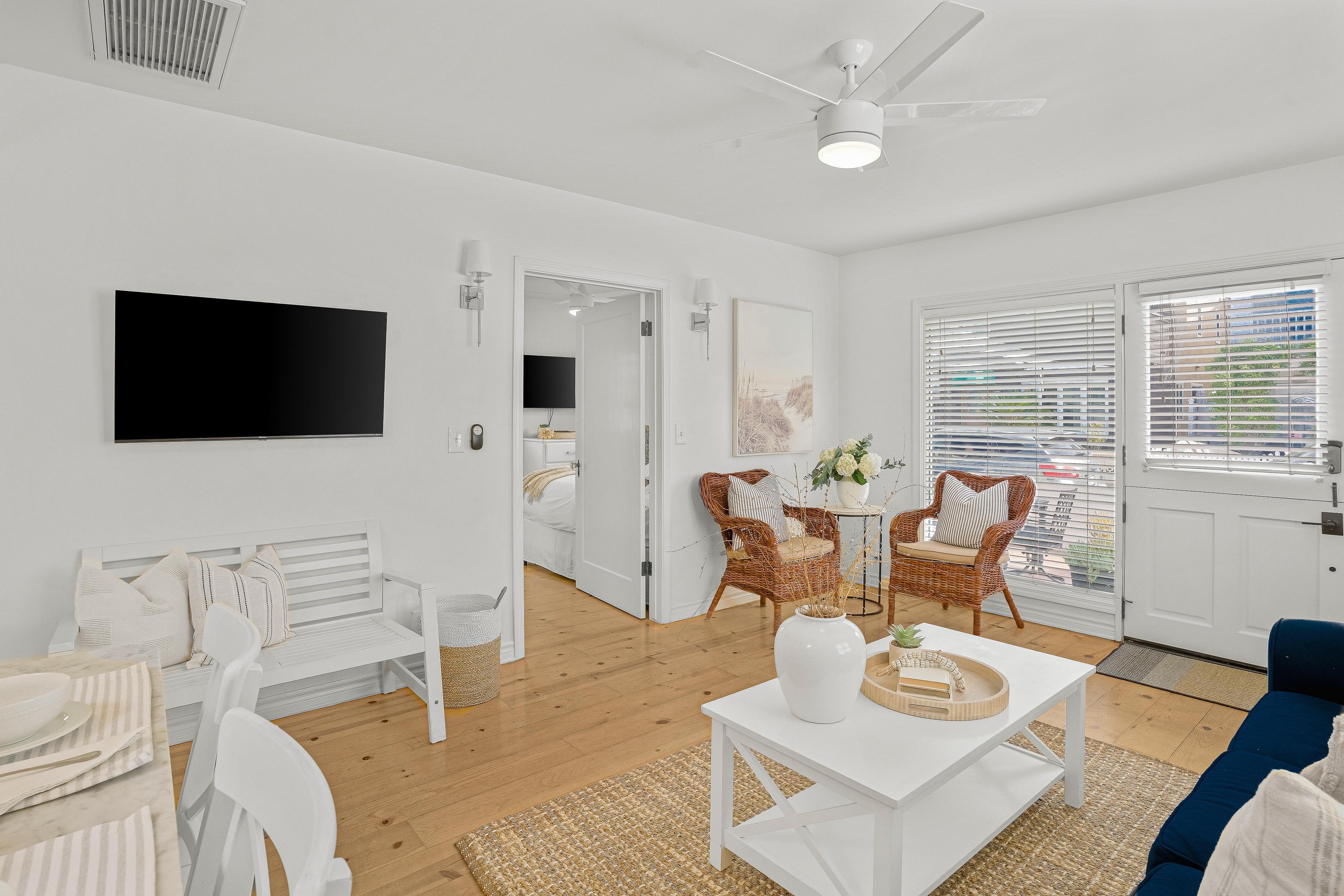 Newport Beach Cottage A 6