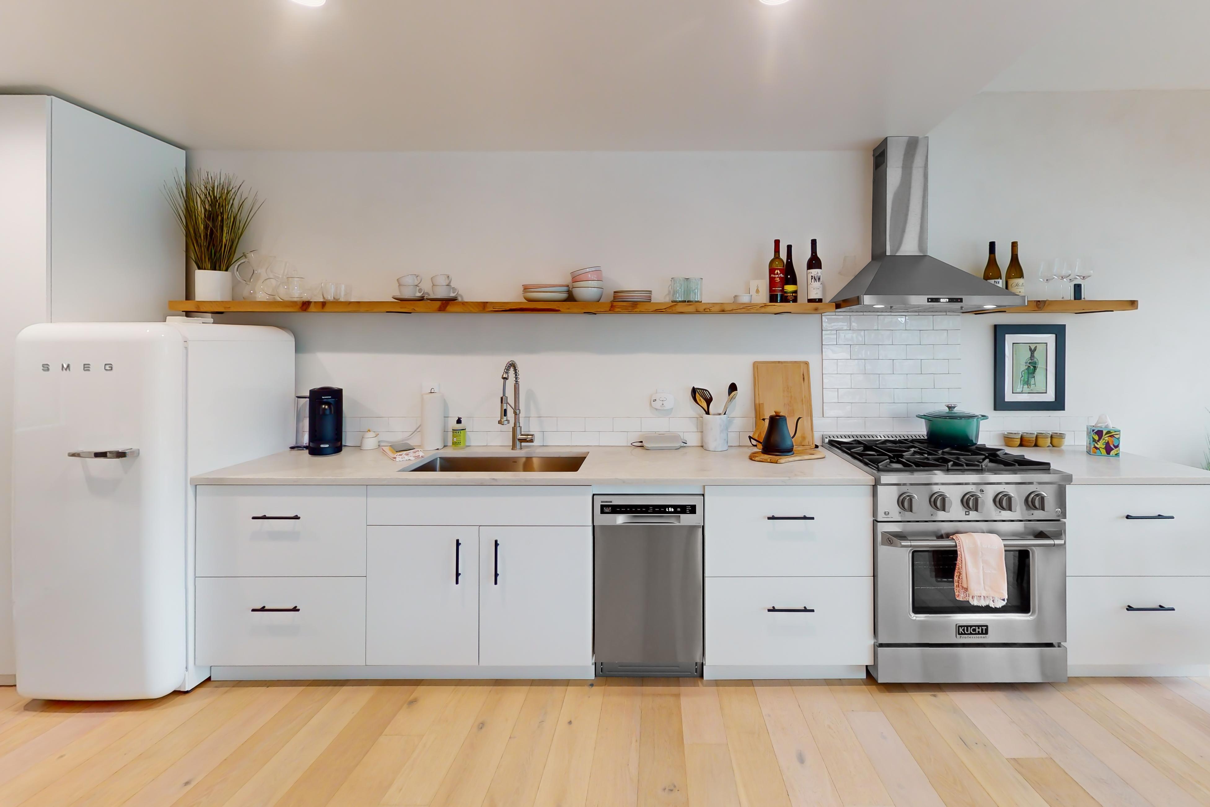 Cedrona Cove Cottage 5