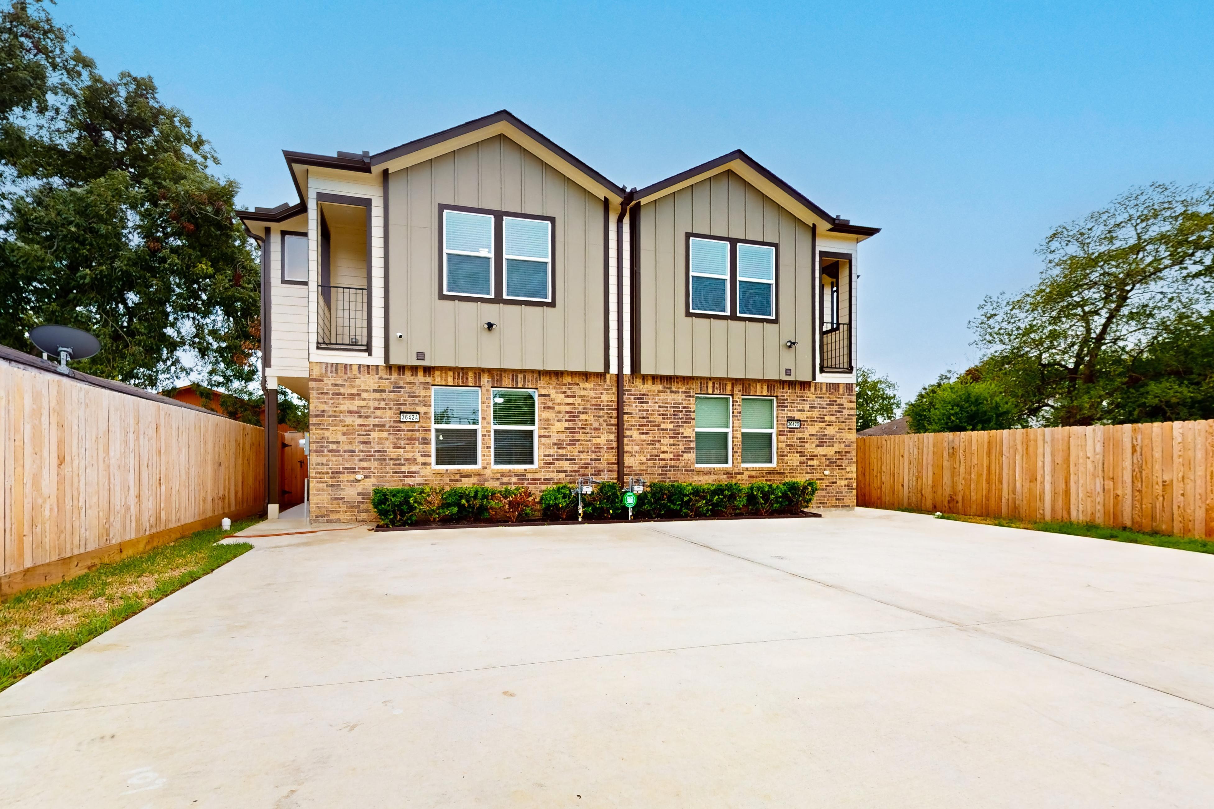 Heart of Houston, Unit A