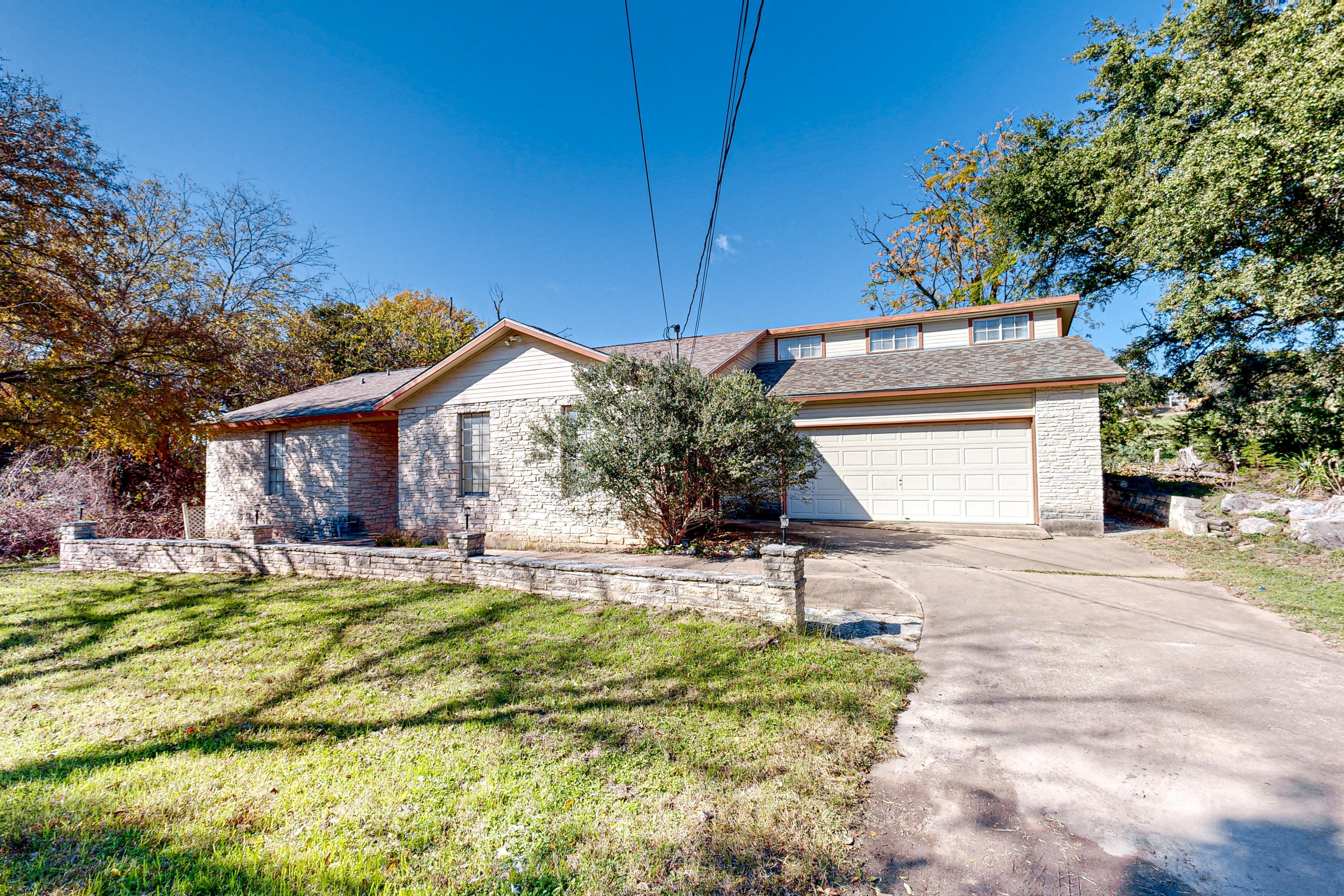 La Vie in Lago Vista 6