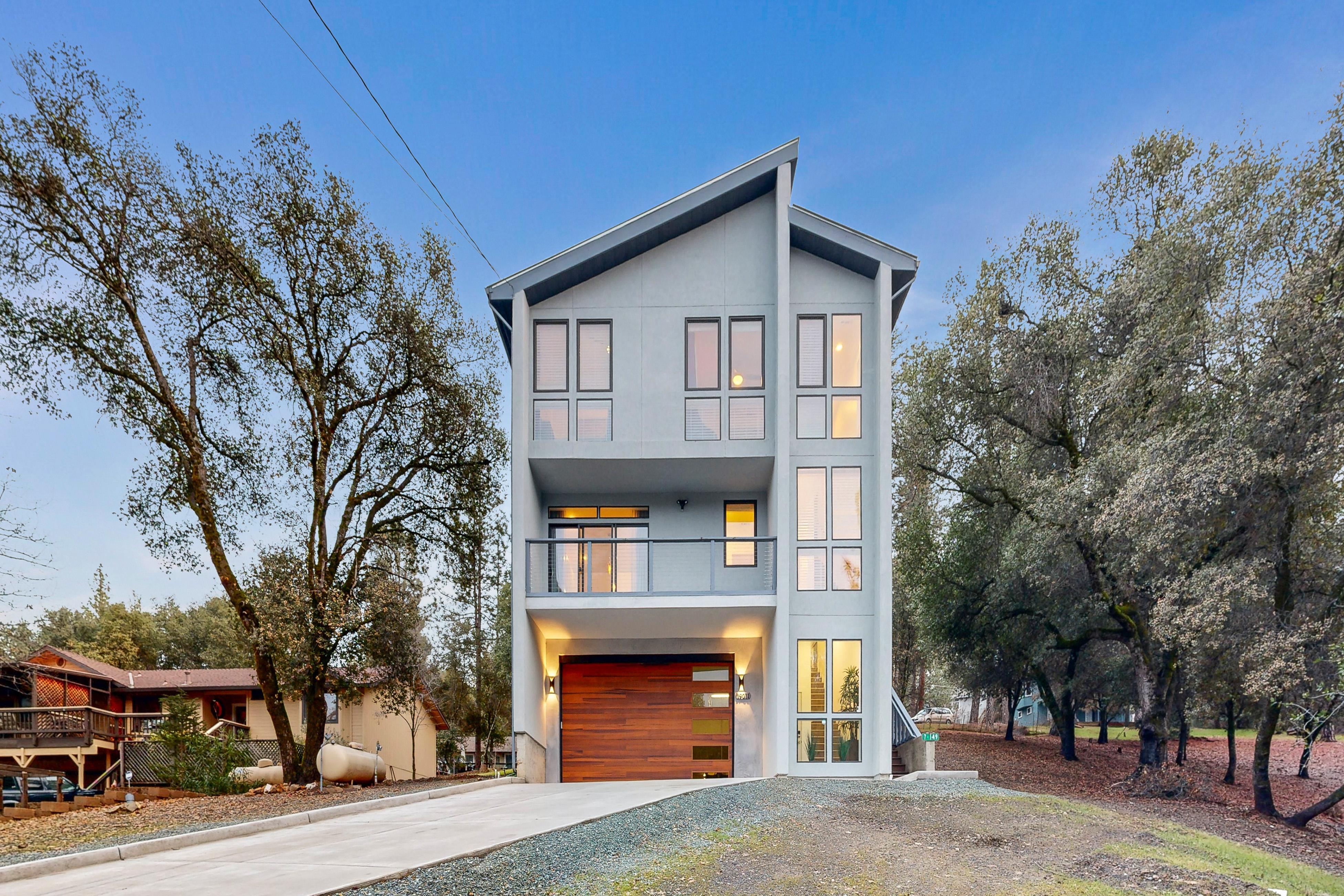 Modern Yosemite Retreat