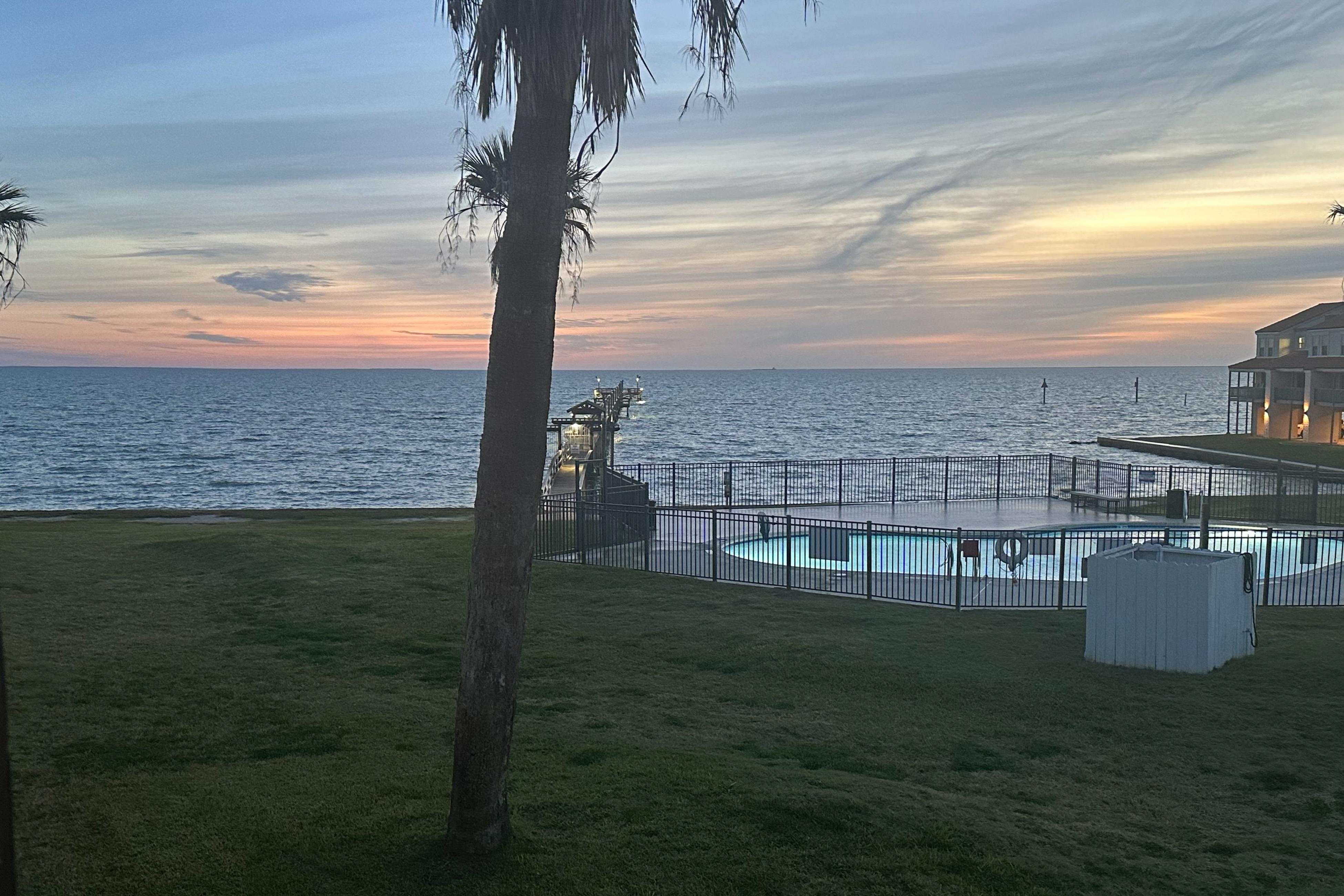 Rockport Waterfront Getaway #608 5