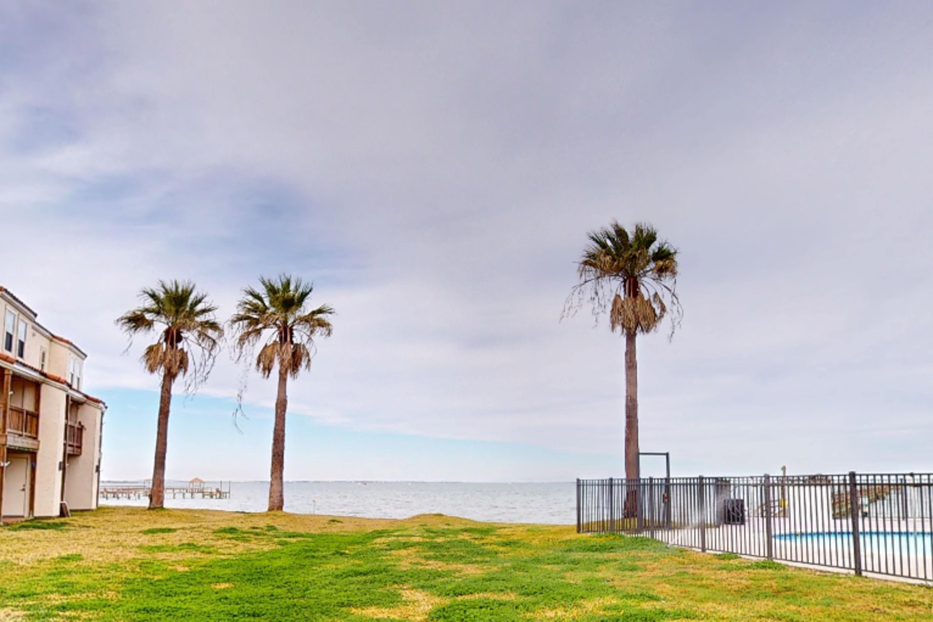 Rockport Waterfront Getaway #608 3