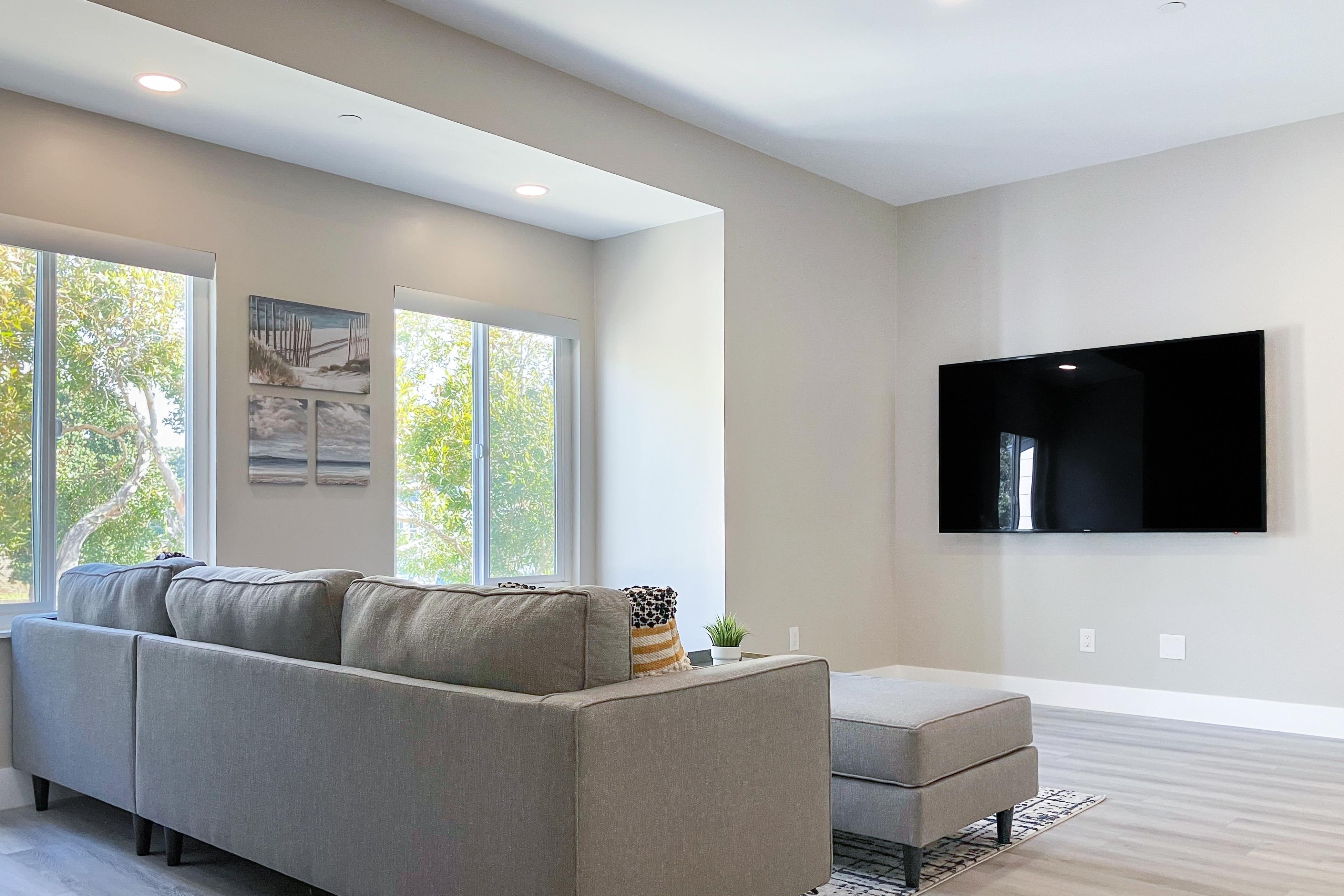 Modern Downtown Hideaway, Unit 202 | Photo 2
