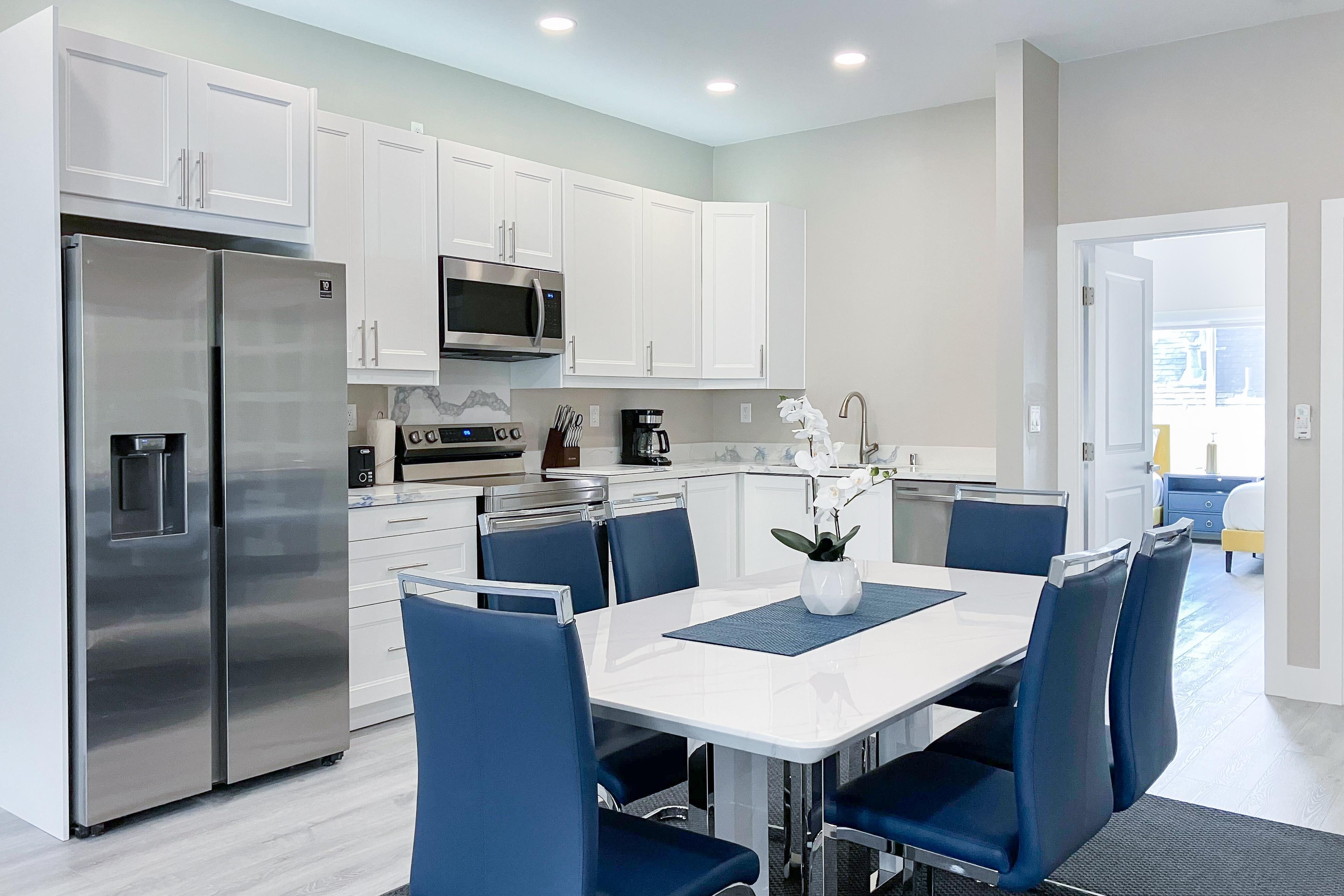 Modern Downtown Hideaway, Unit 202