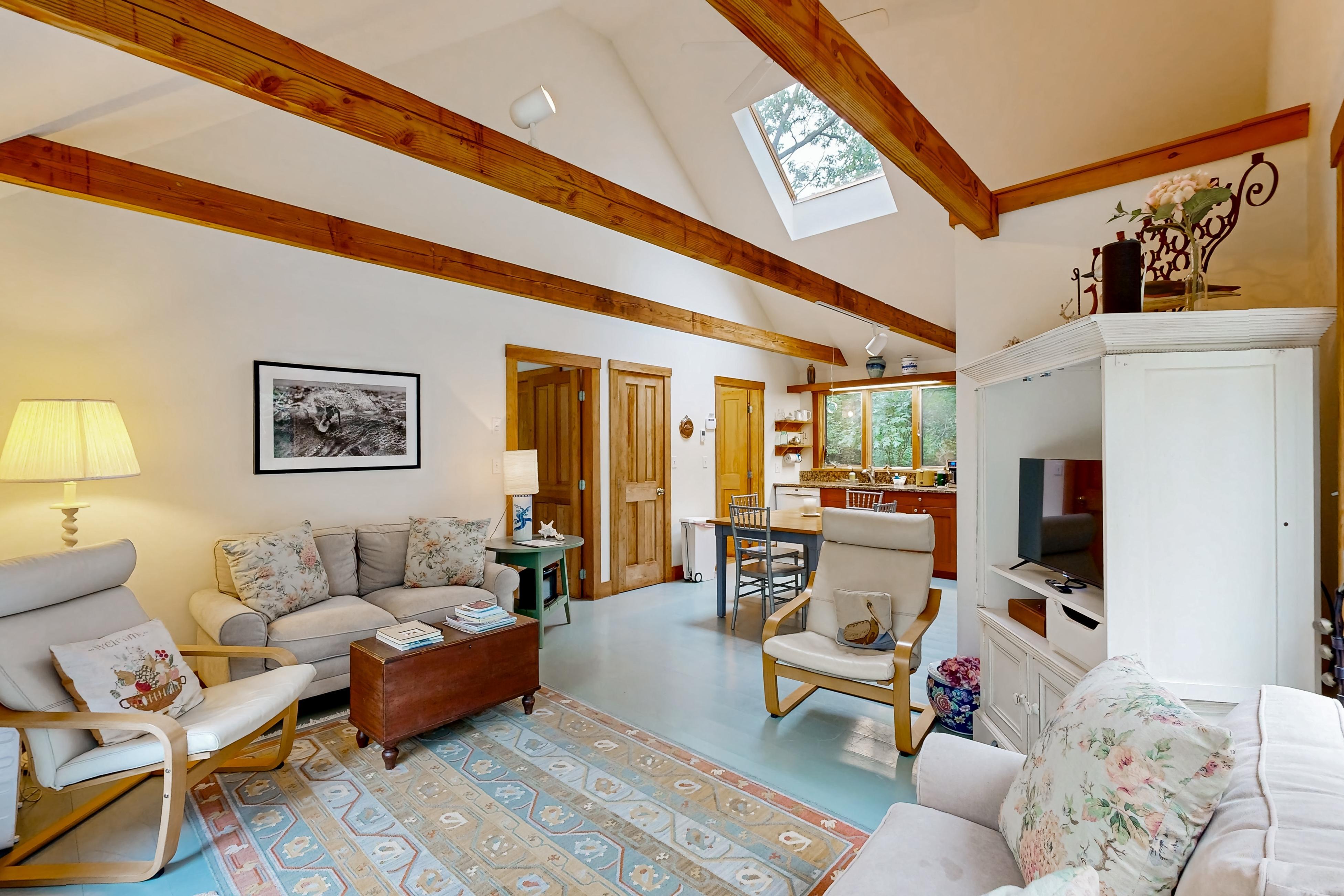 Chilmark Guest House 5