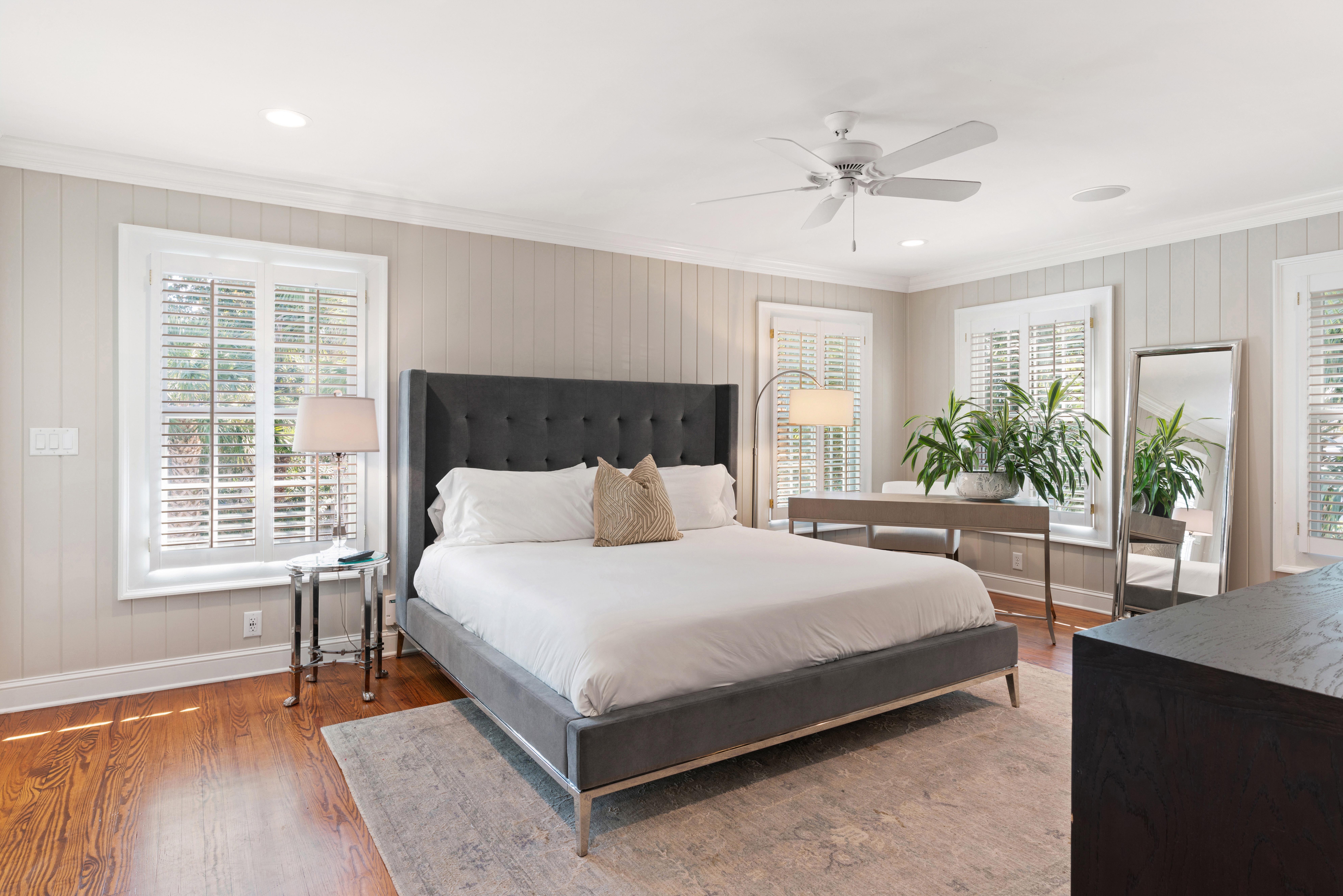 1900 Manor and Guest House - 1900 Bruce Dr 5