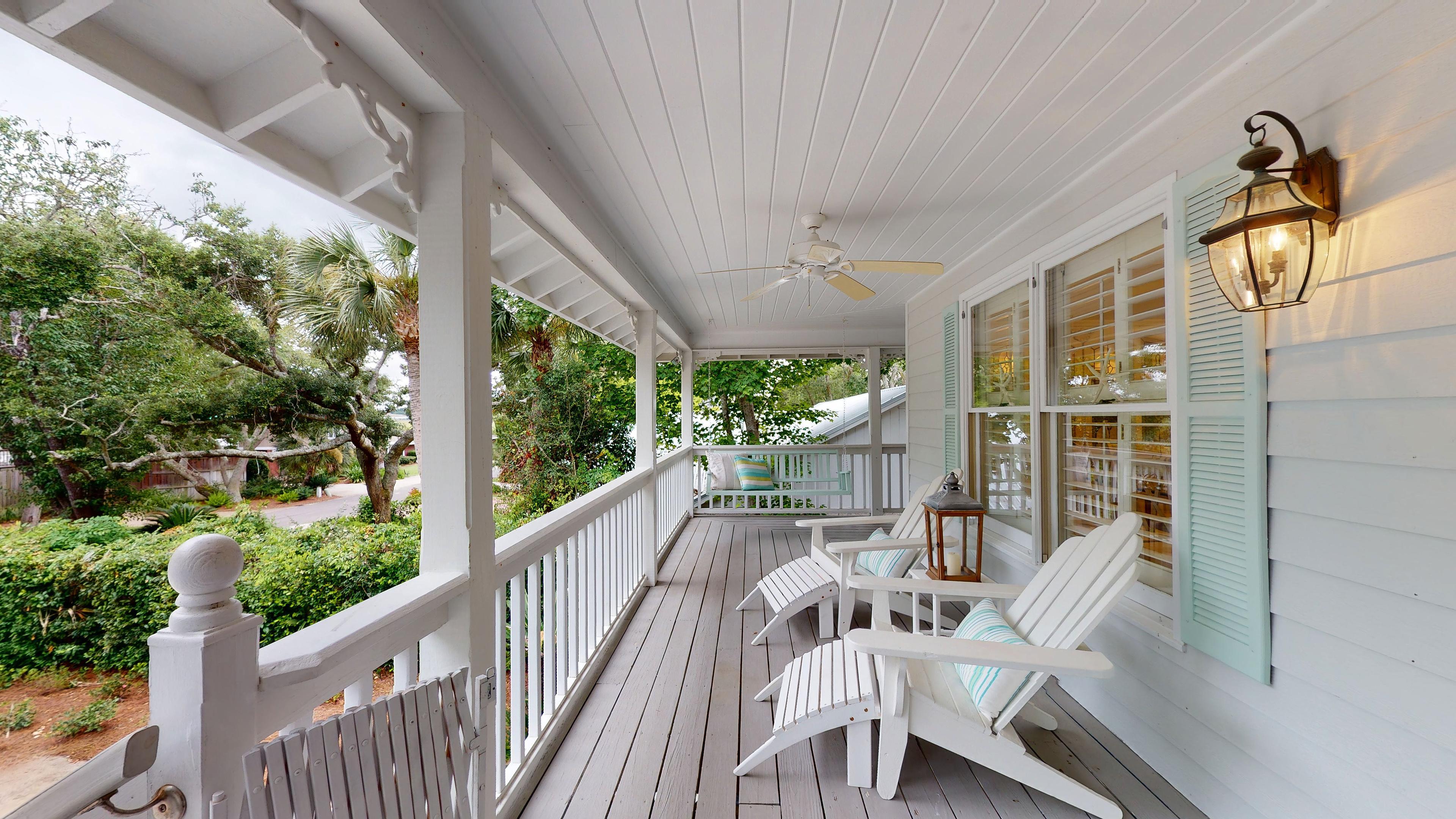 Pelican's Porch - 4318 Eighth Street 2