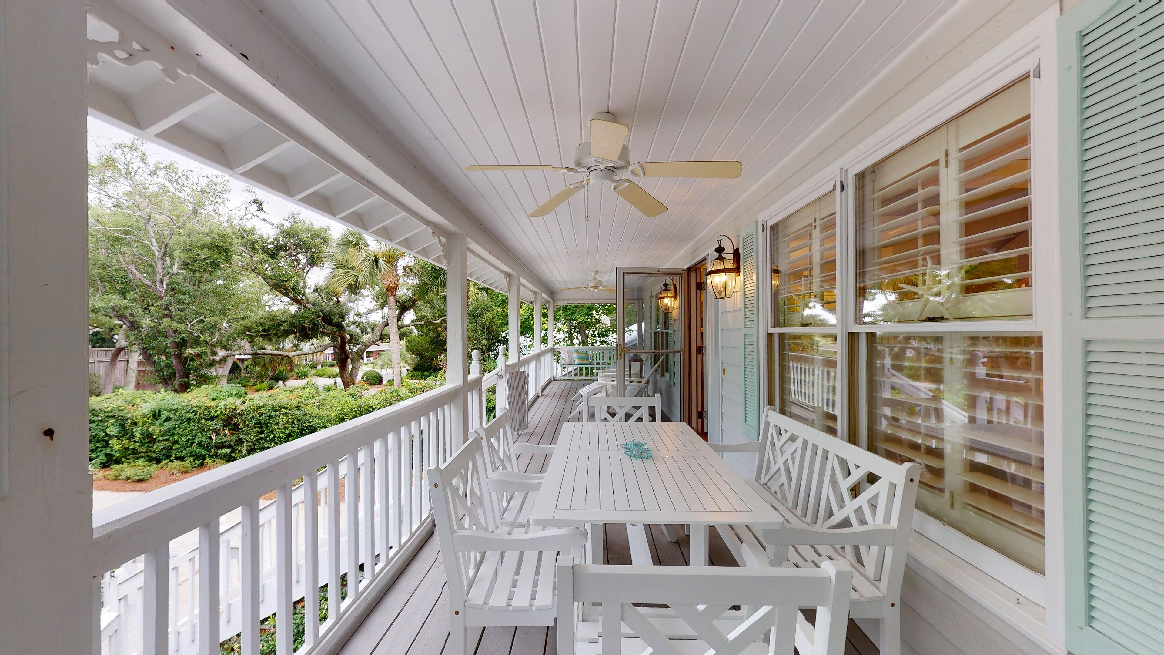 Pelican's Porch - 4318 Eighth Street 3