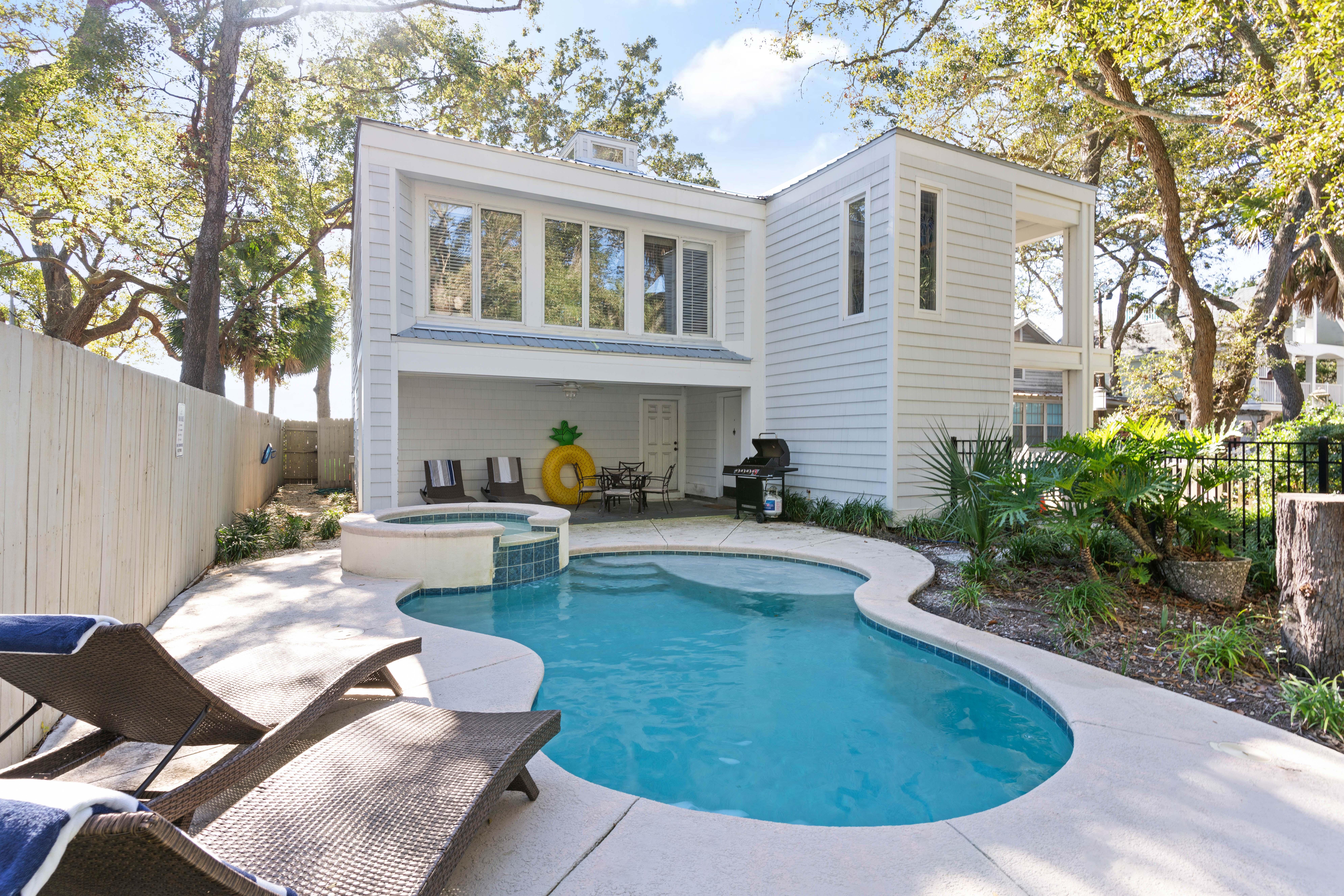 After Dune Delight - 626 Beachview Drive | Photo 1