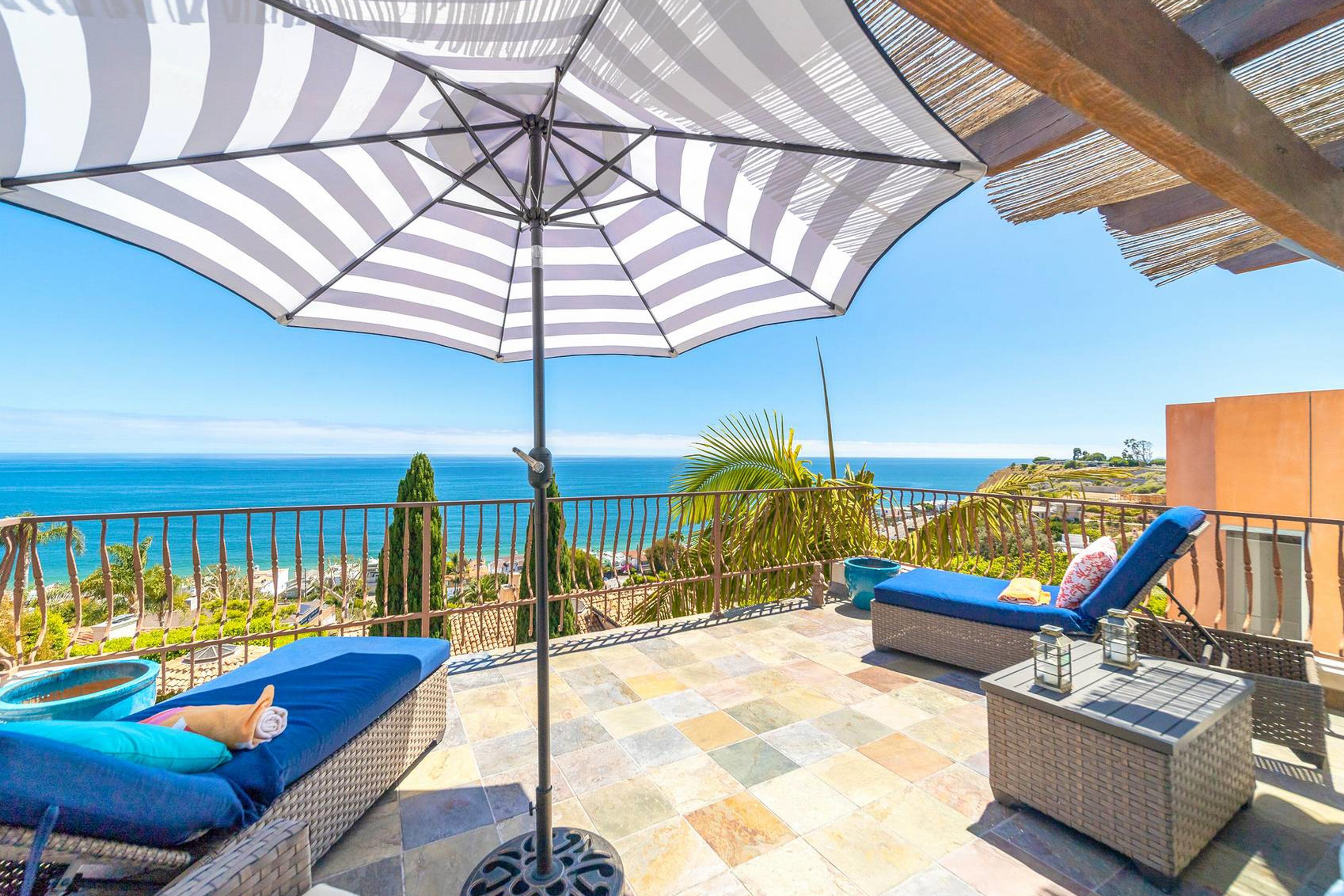 La Costa Beach Manor - Entire Home