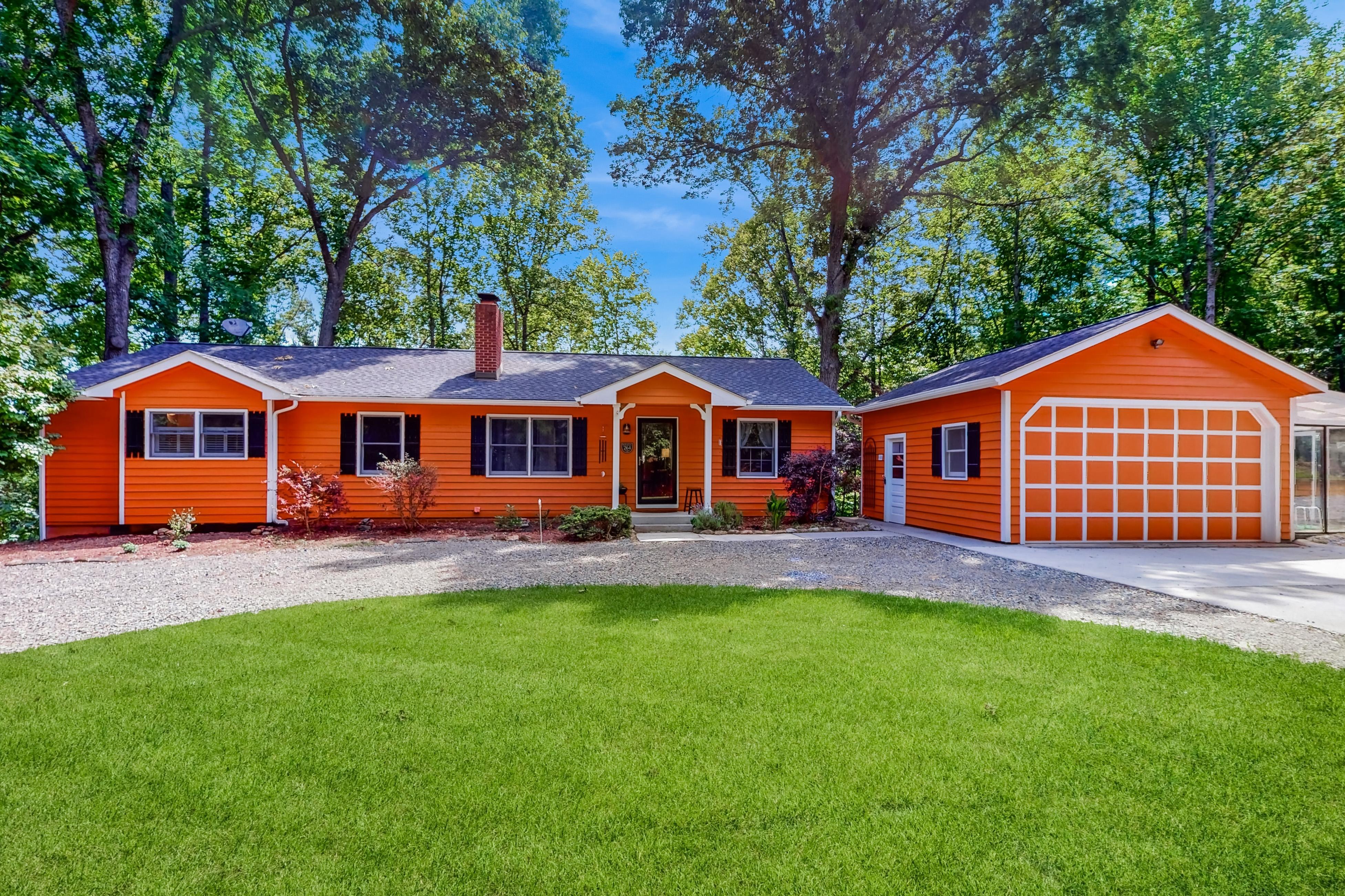 Lakefront Tranquility at Smith Mountain Lake - Moneta, VA 3