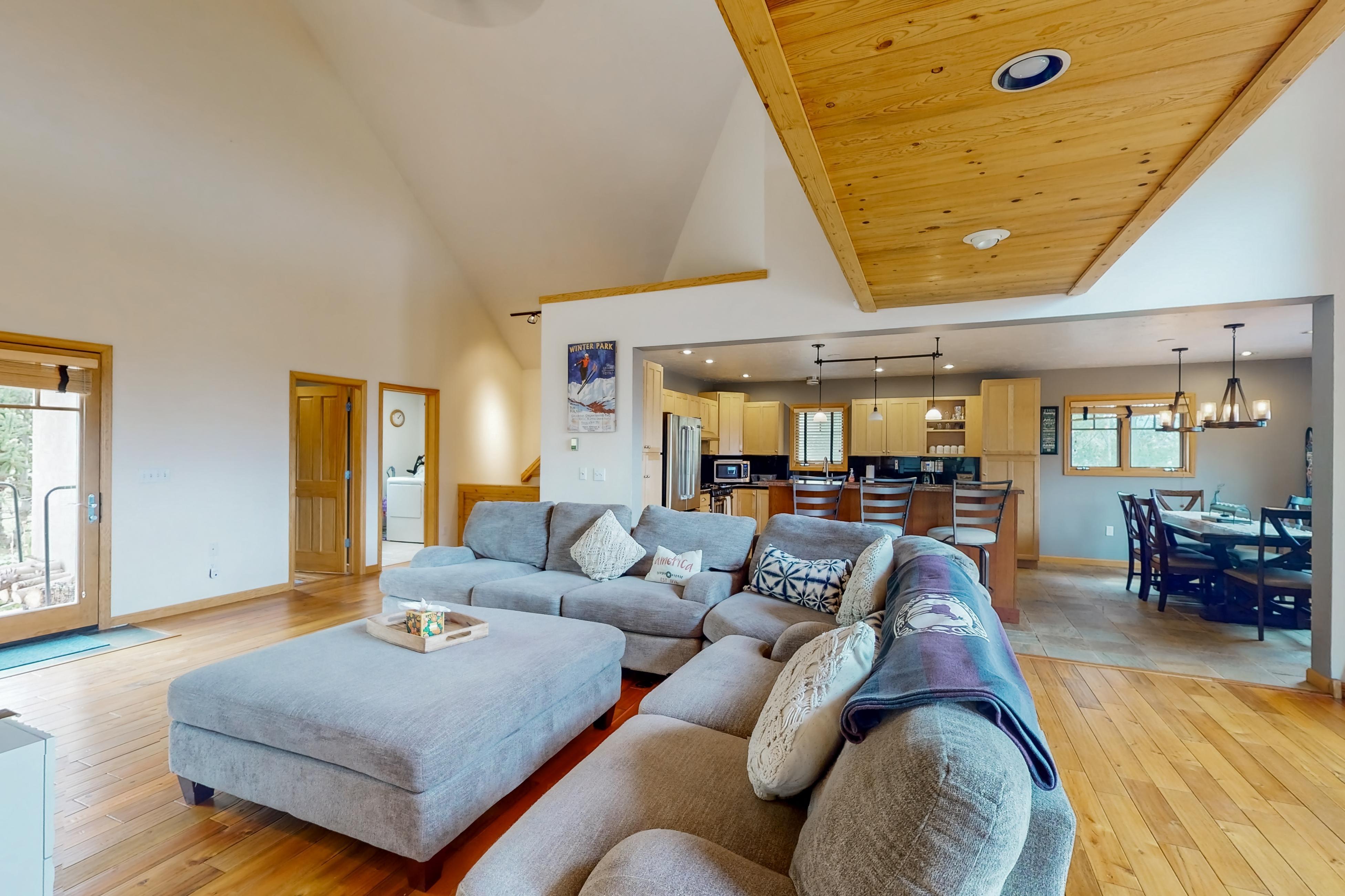 Whispering Pines Hideaway 6