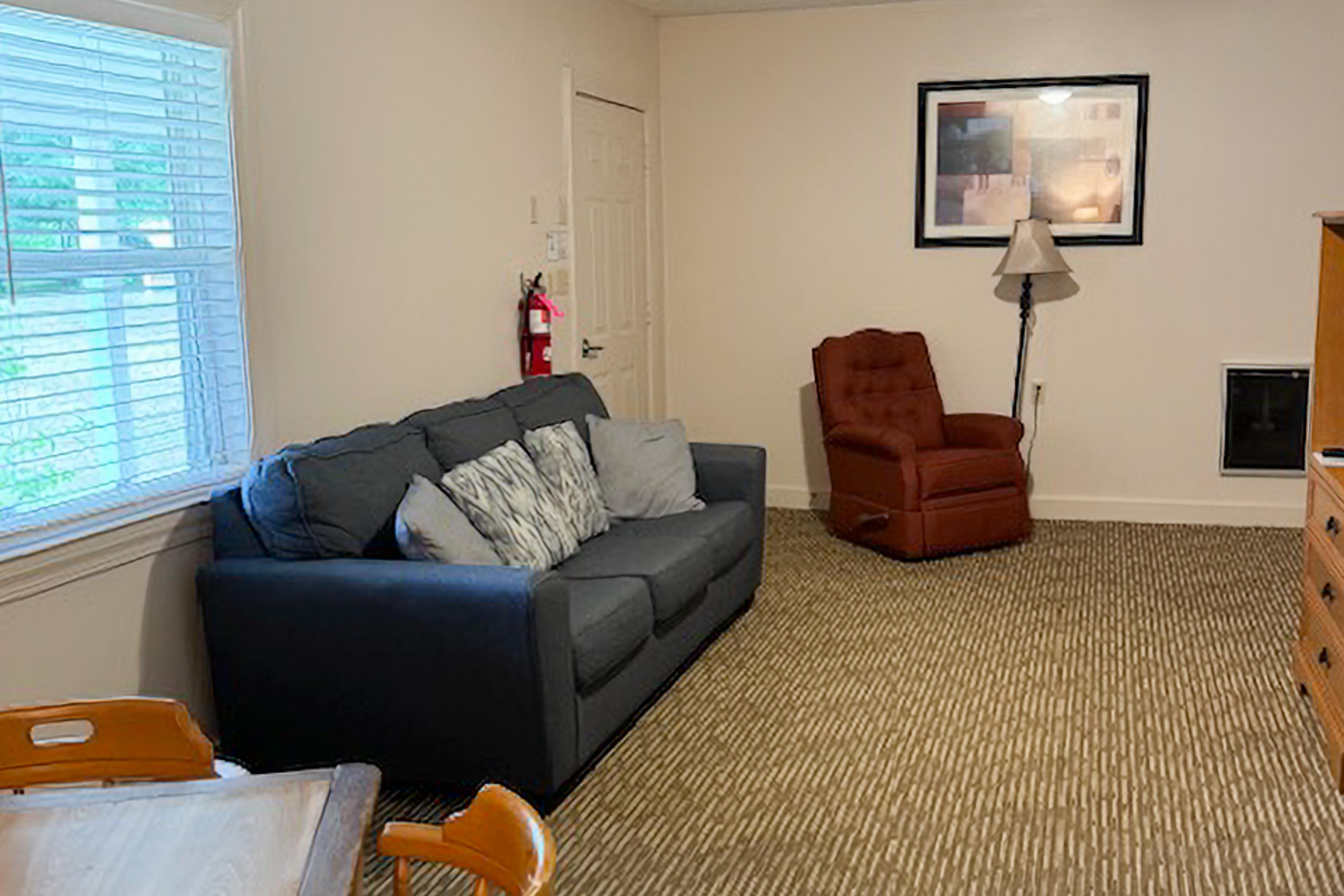 Lakeshore Apt 44