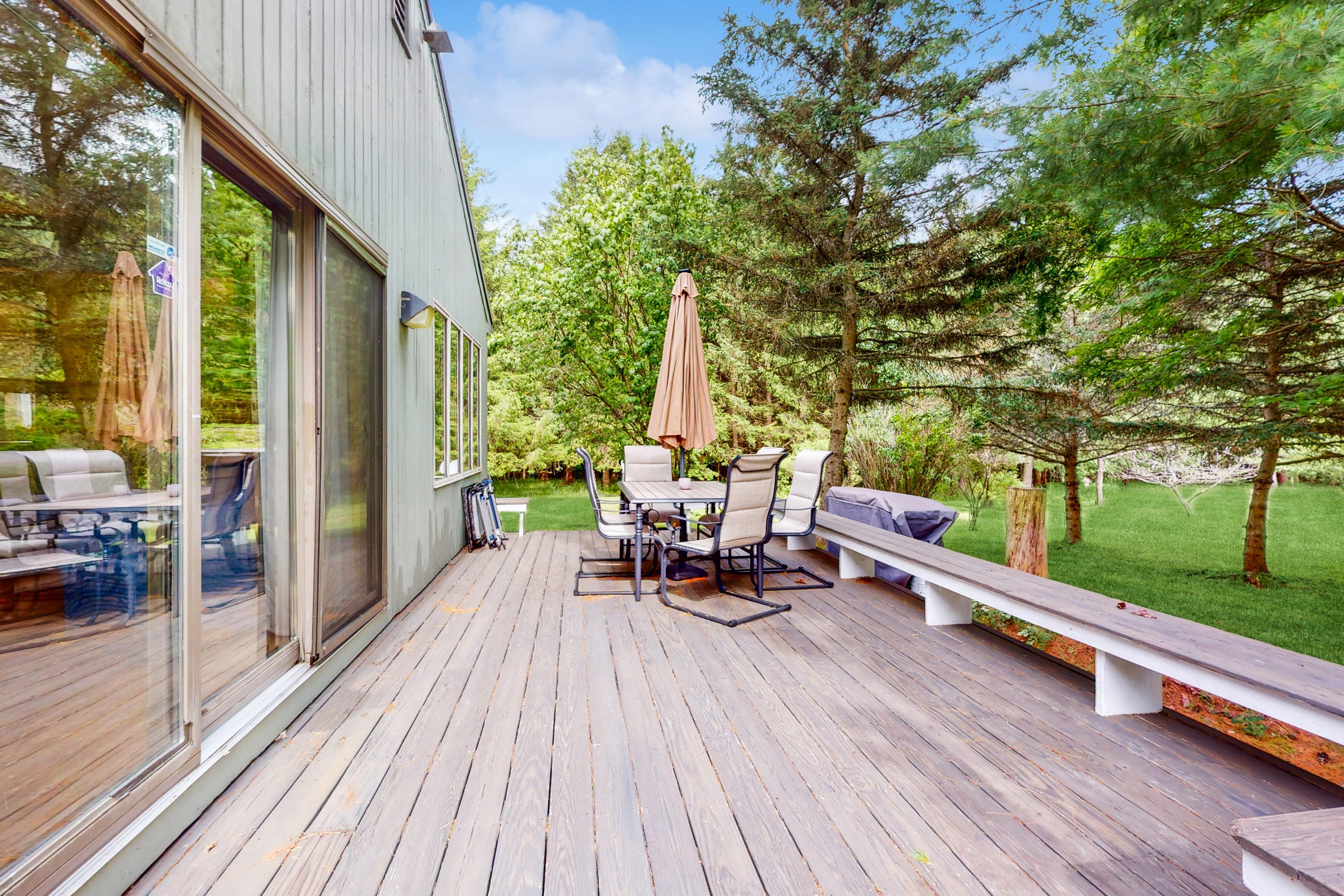 Wine and Roses Estate 3