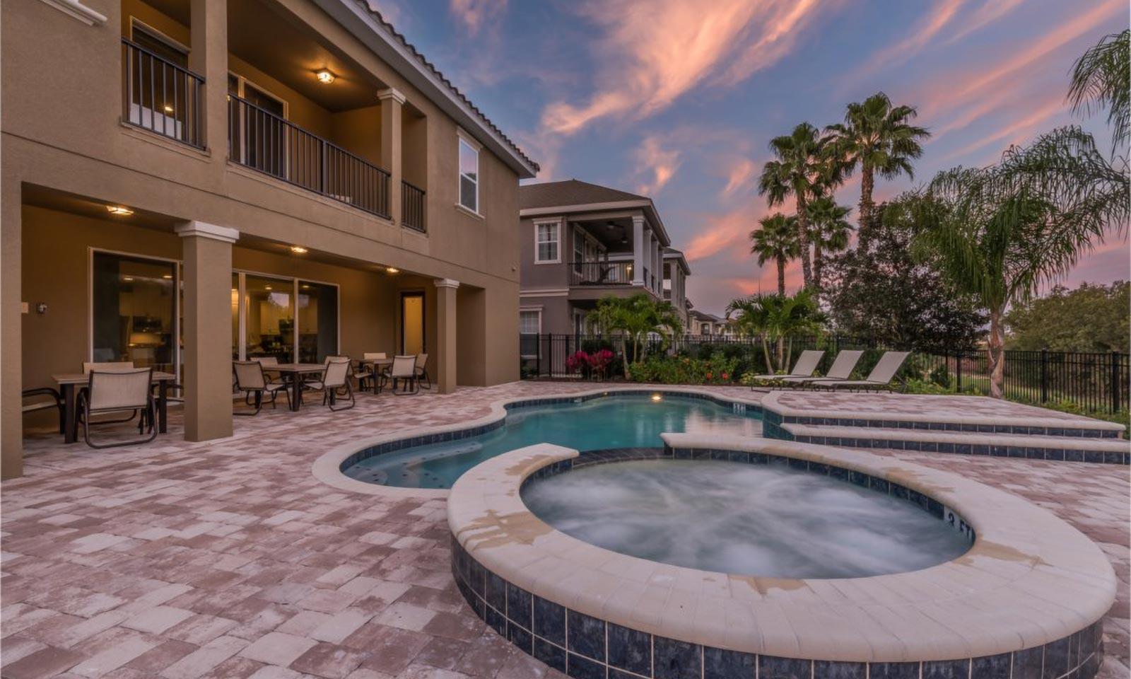 Spacious 13 Bdrm Oasis with Large Pool and Deck at Reunion