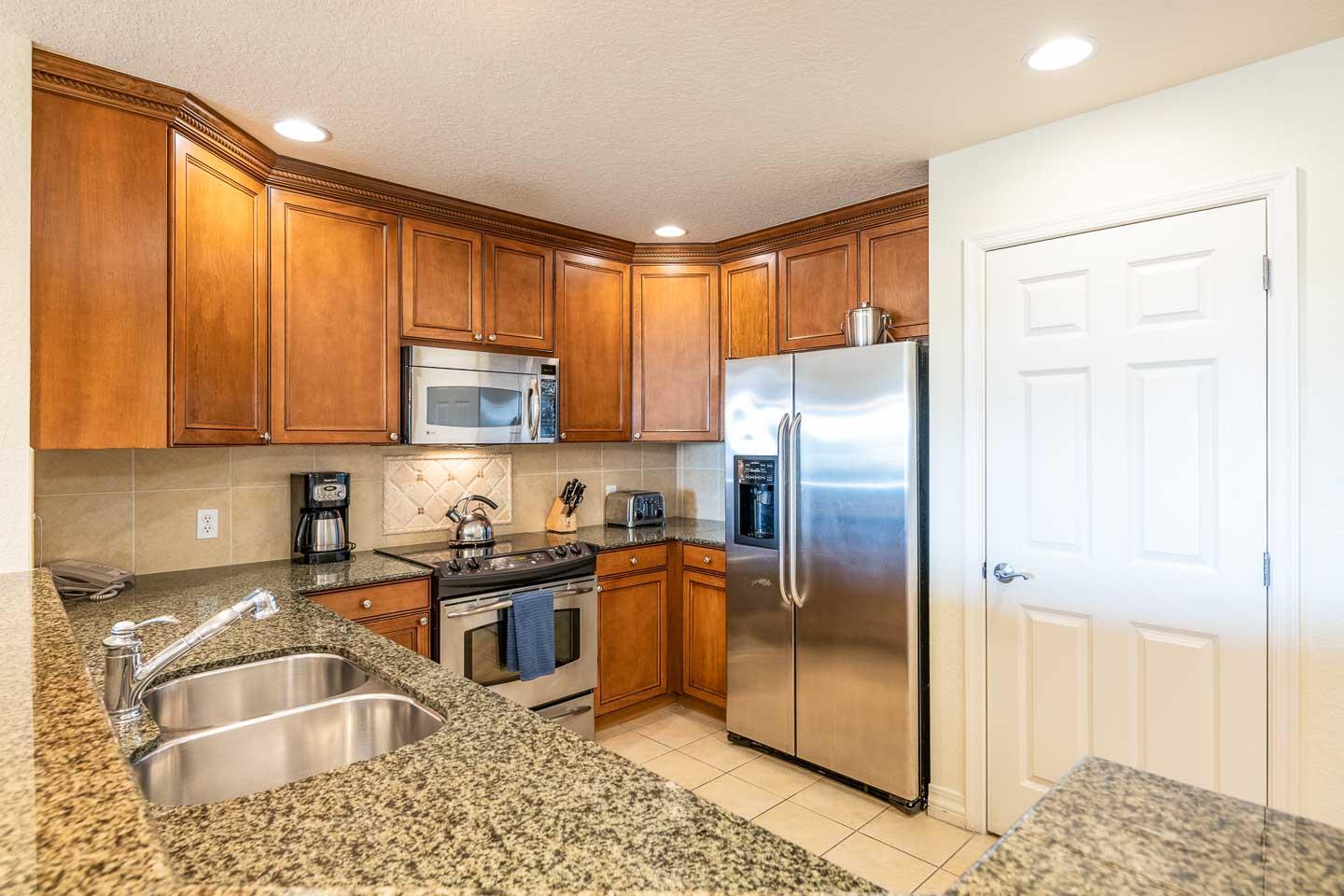 Welcoming 3 Bdrm Condo with Golf Course Views at Reunion 4
