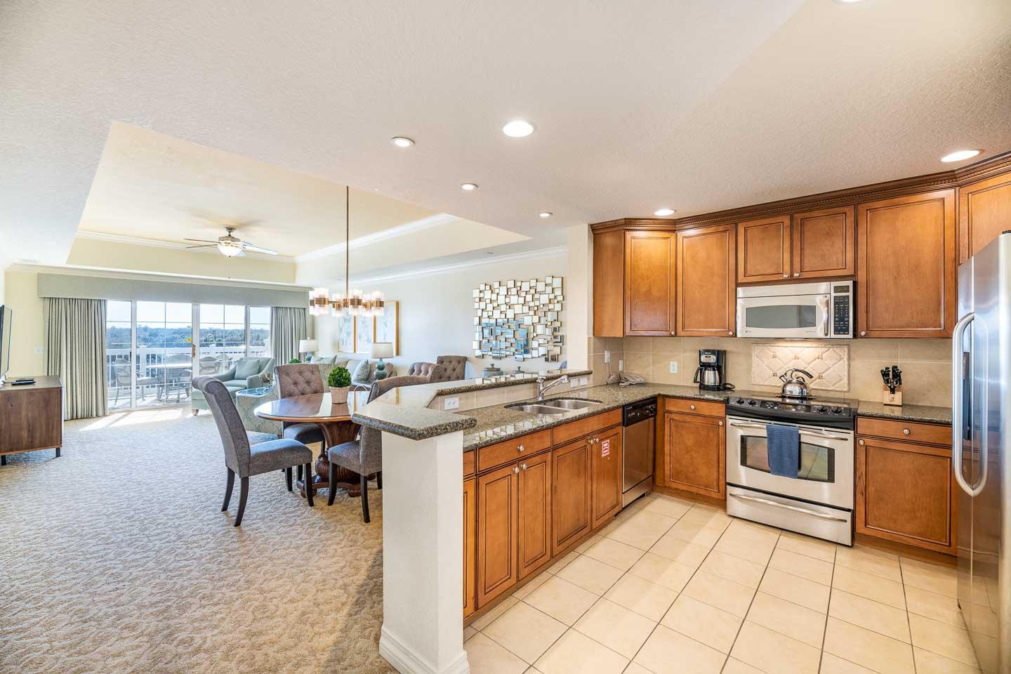 Welcoming 3 Bdrm Condo with Golf Course Views at Reunion 5