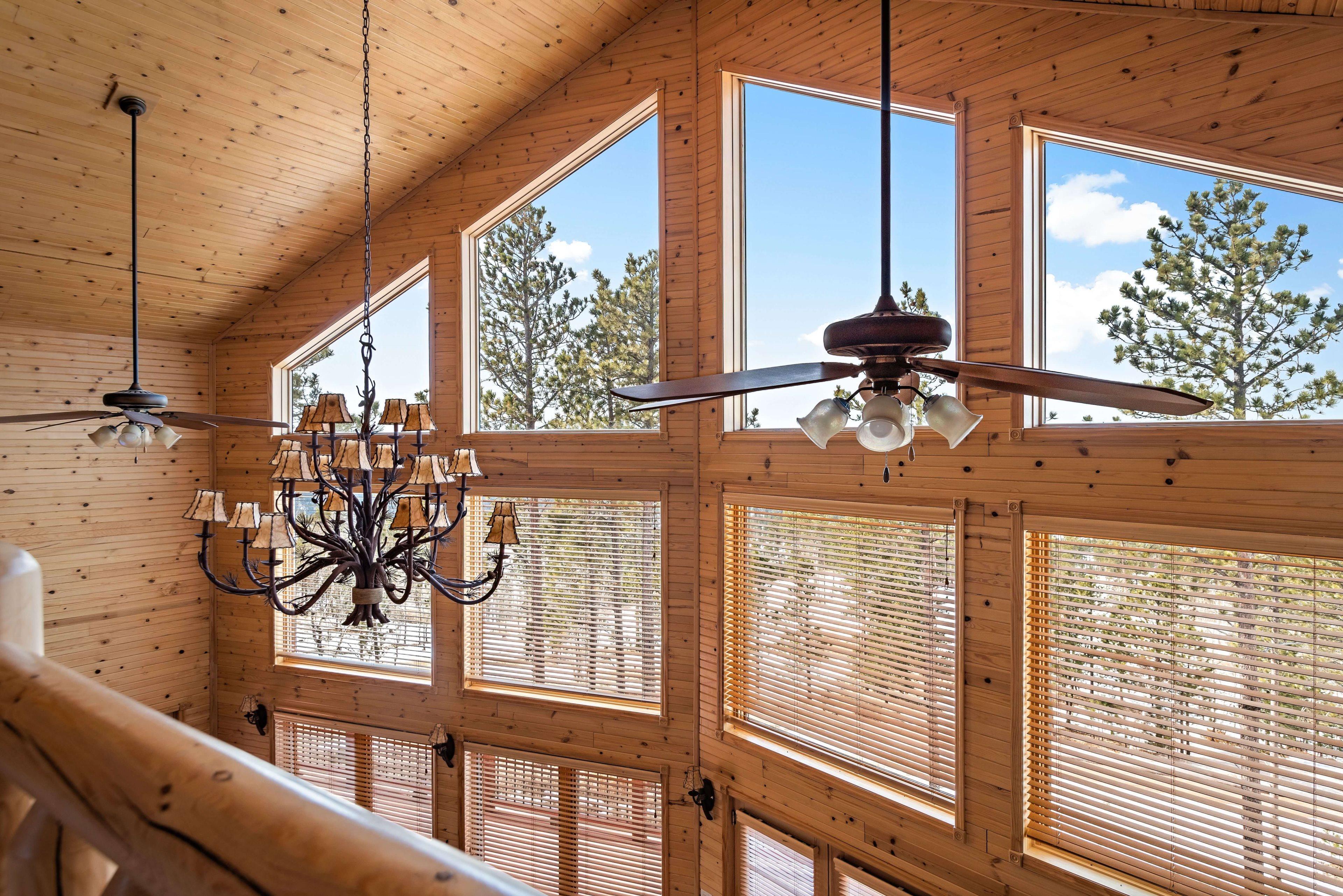 Vista Lodge 7 BR Villa with Panoramic Mountain Views 6