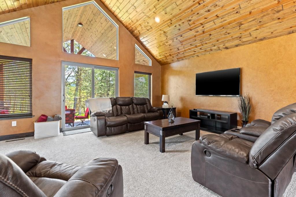 Larkspur Hills 5 BR Villa w/ Stunning Mountain Views & Hot Tub | Photo 3