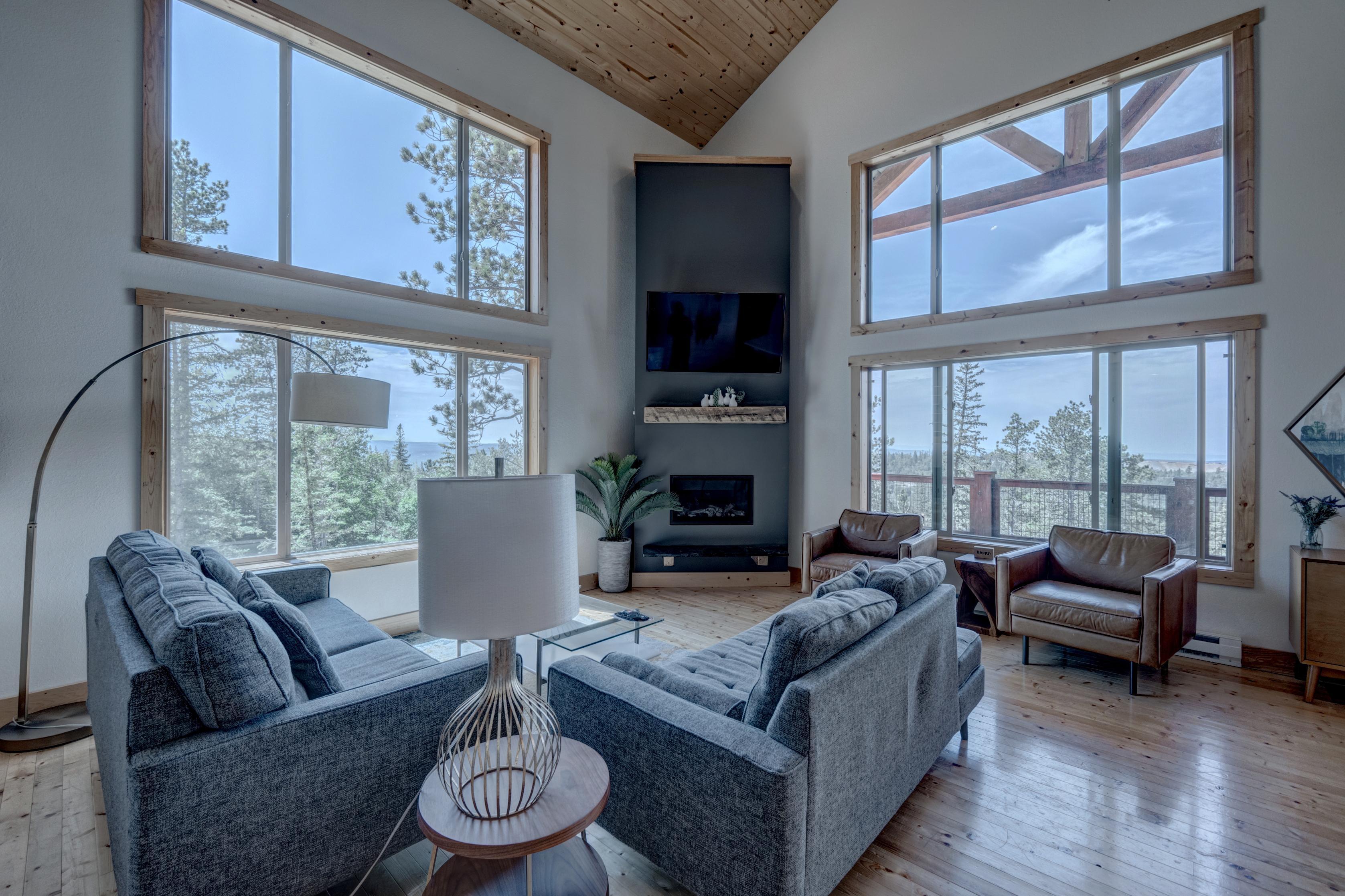 4BR Little Hope Chalet at Terry Peak | Photo 2