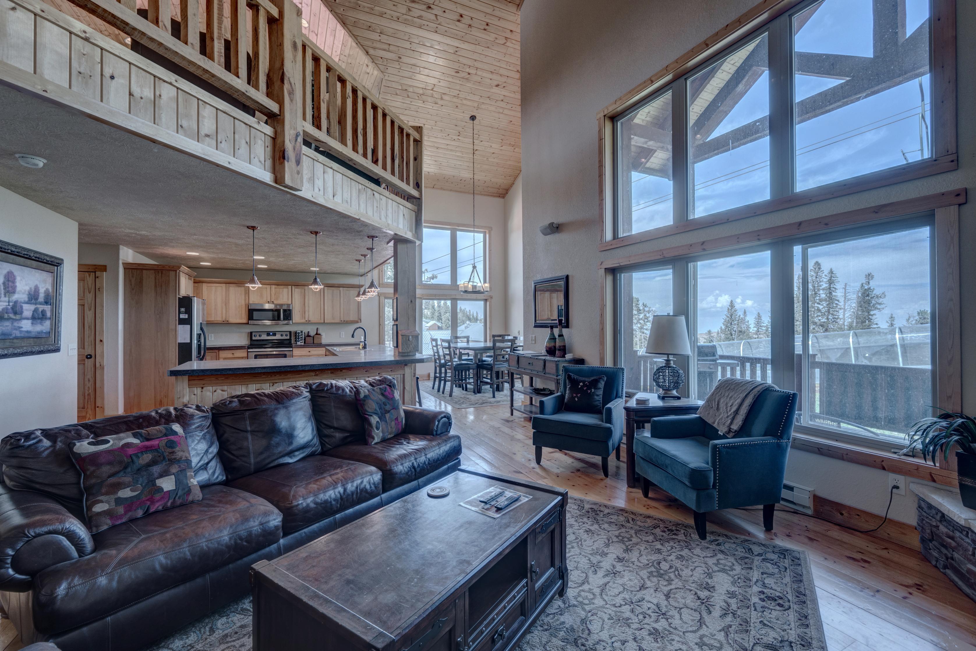 3BR Blackmoon Chalet at Terry Peak