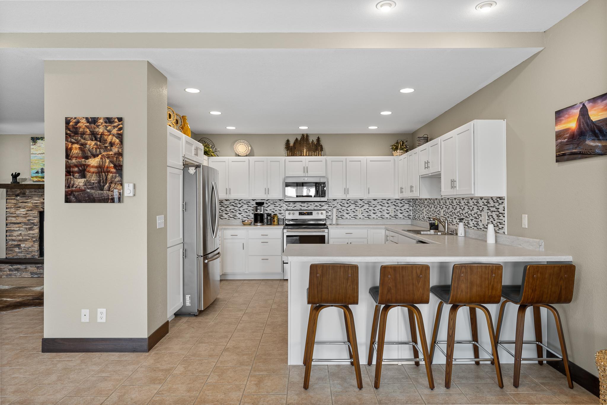 Cheyenne River Ranch 4BR Earth Sheltered Home with Hot Tub 4